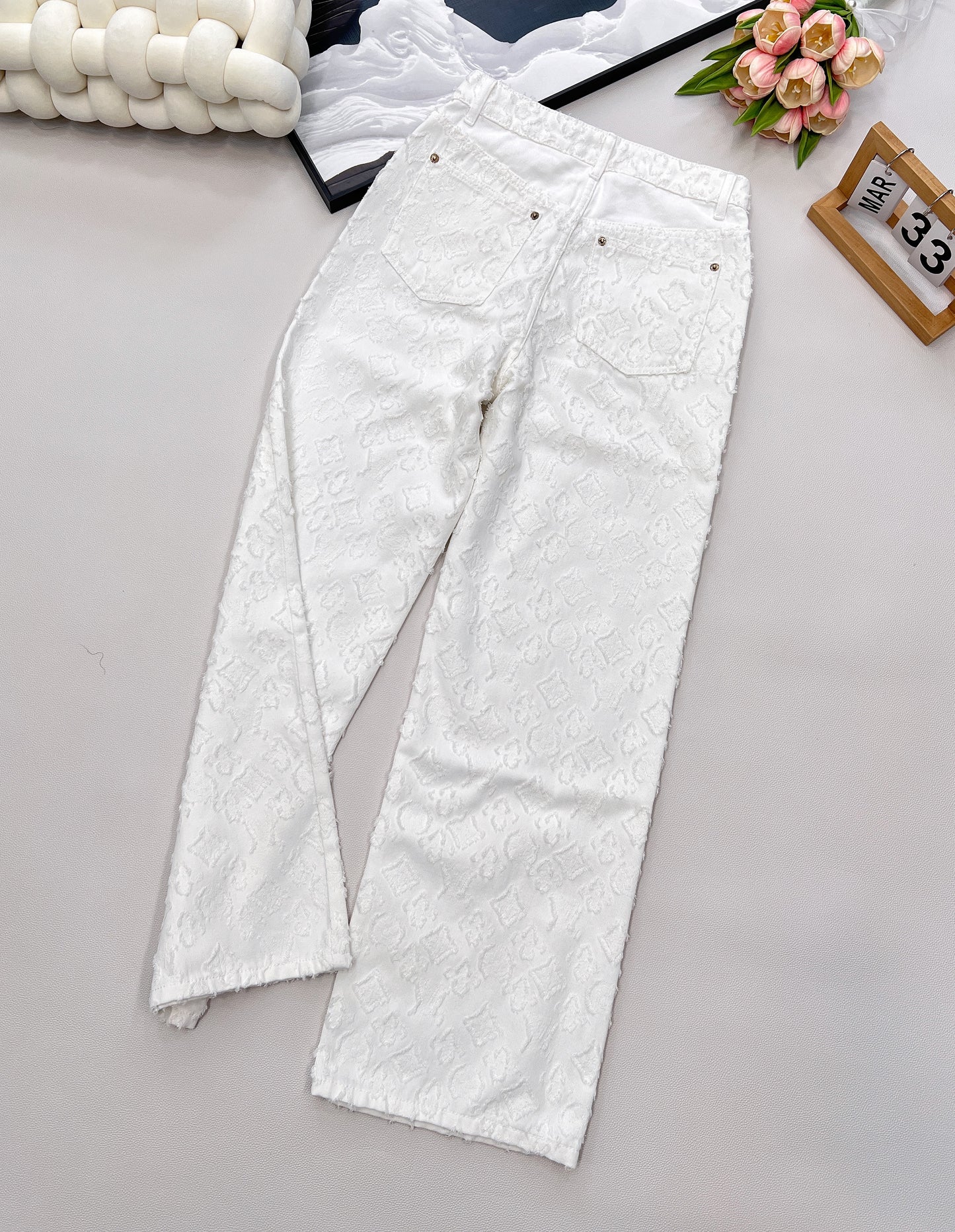 L 25 Early Autumn New Product Jacquard Tassel Hidden Flower Logo Denim Pants White