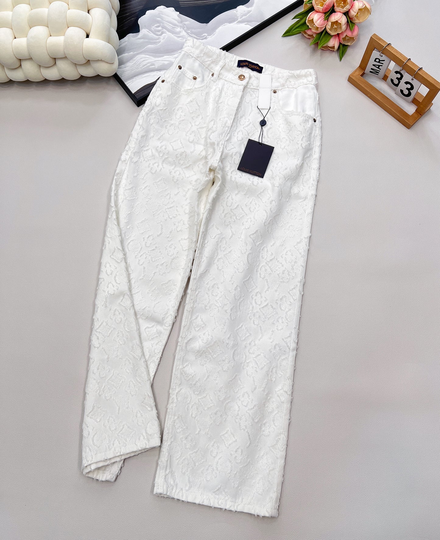 L 25 Early Autumn New Product Jacquard Tassel Hidden Flower Logo Denim Pants White