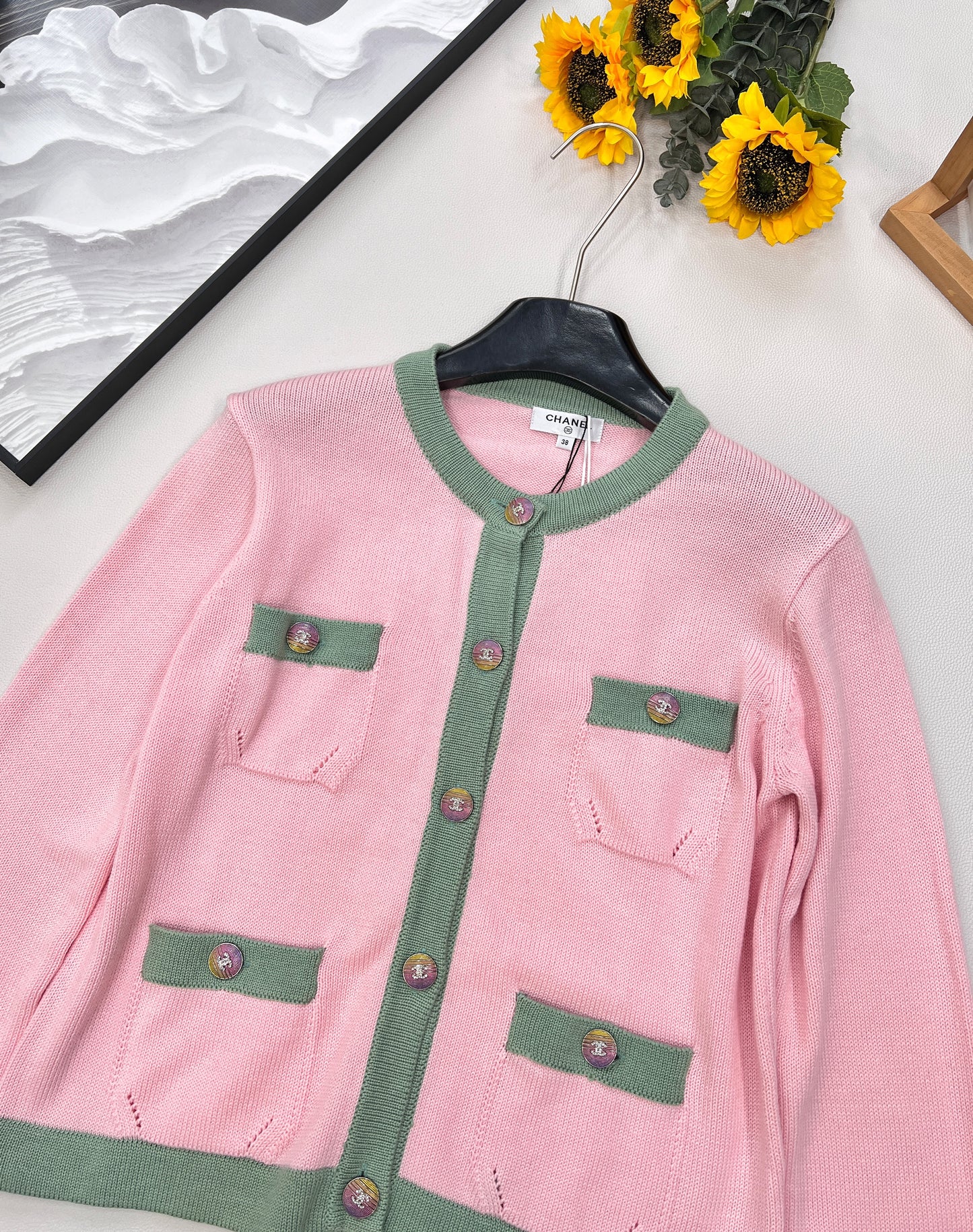 C 24 classic four-pocket contrast color knitted cardigan,