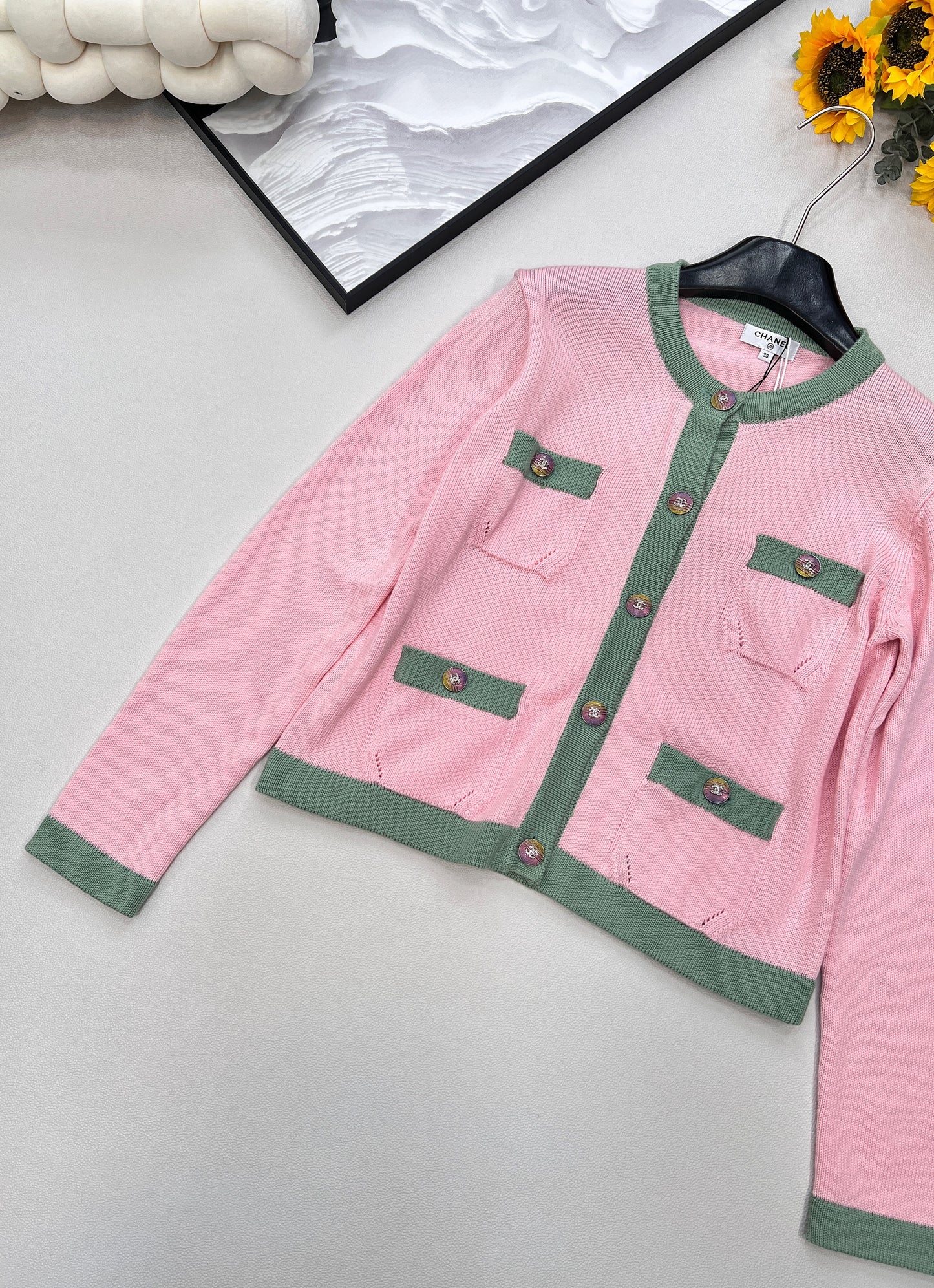 C 24 classic four-pocket contrast color knitted cardigan,