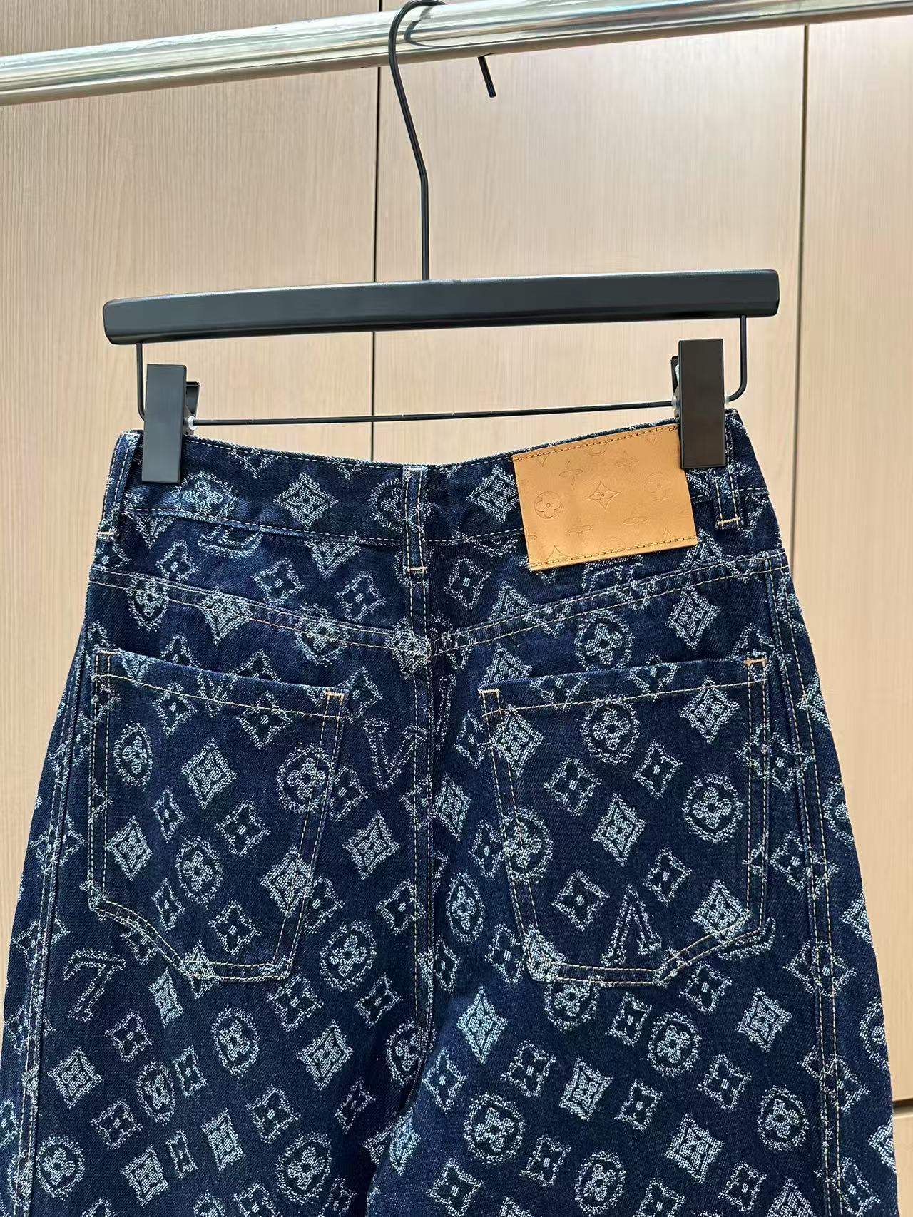 L 25 New Jacquard Jeans