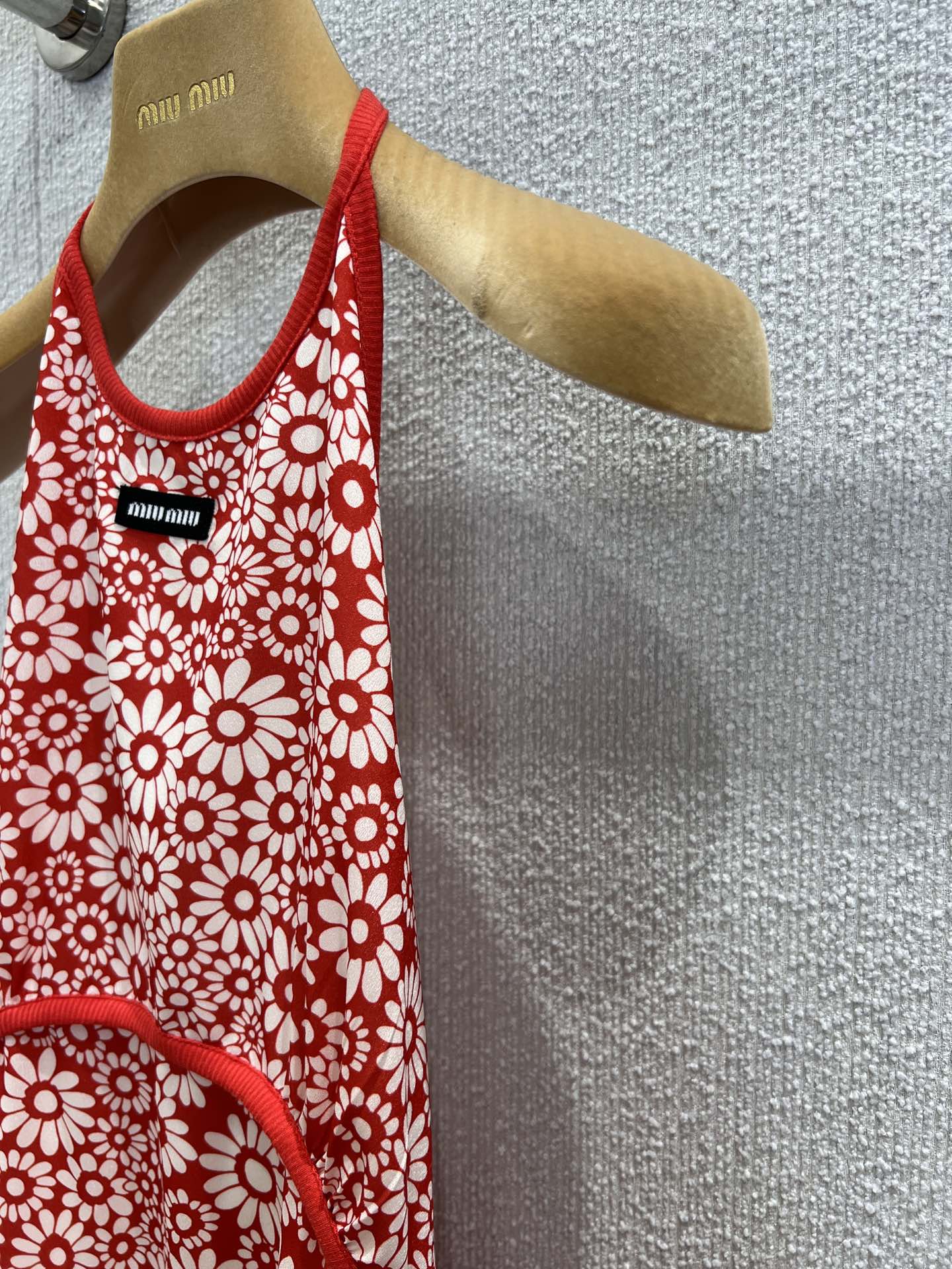 M 25 new spring and summer red floral halter dress