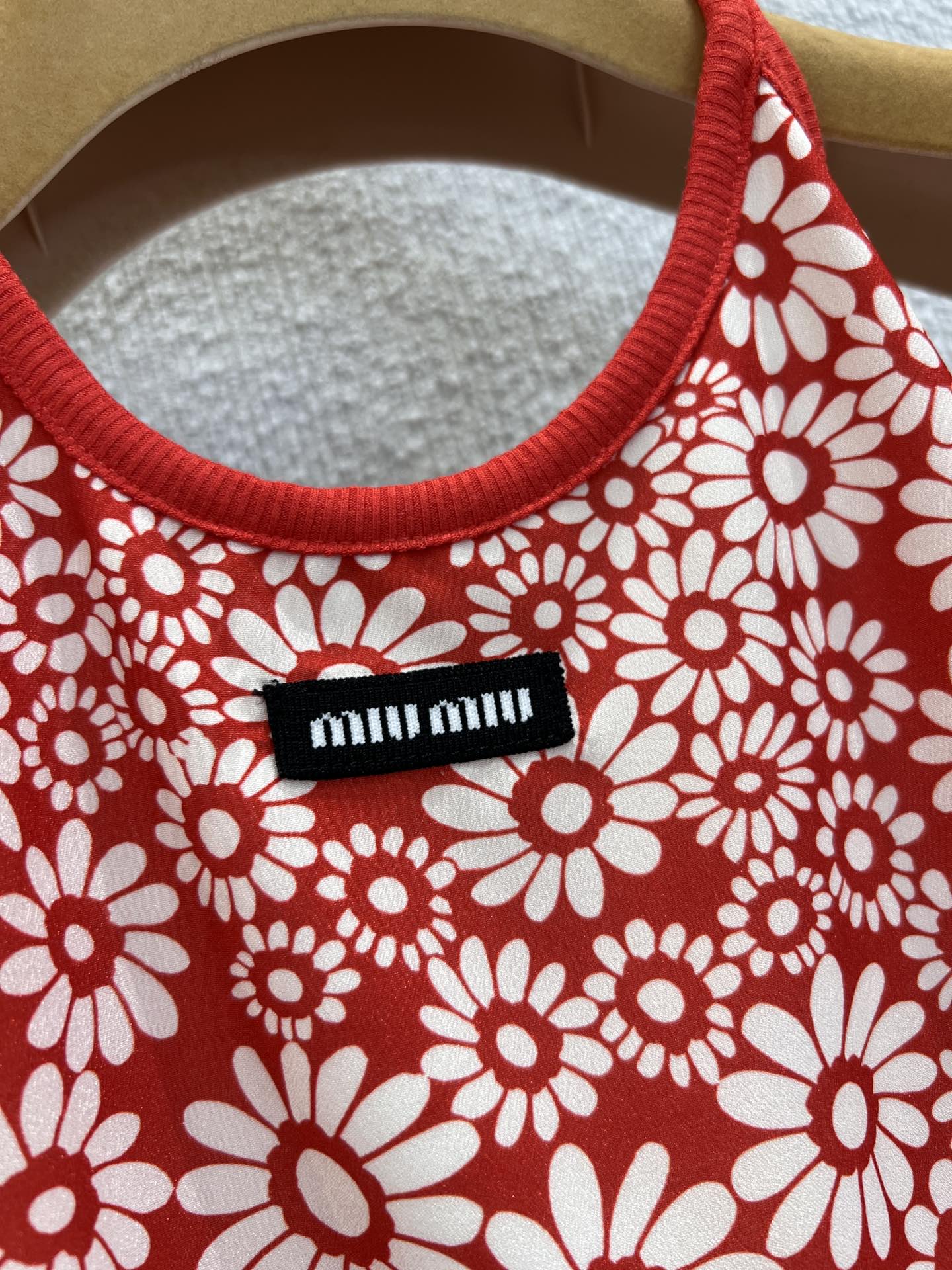M 25 new spring and summer red floral halter dress