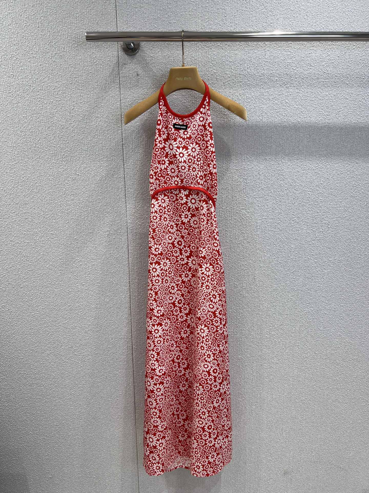 M 25 new spring and summer red floral halter dress