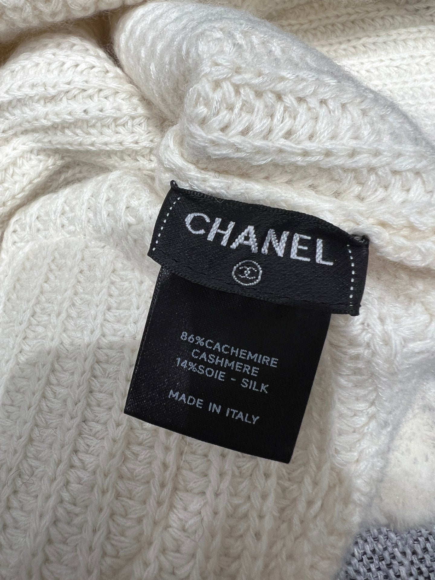 C 25B New High-End Handcrafted Collection Cashmere Pom Pom Lei Feng Hat