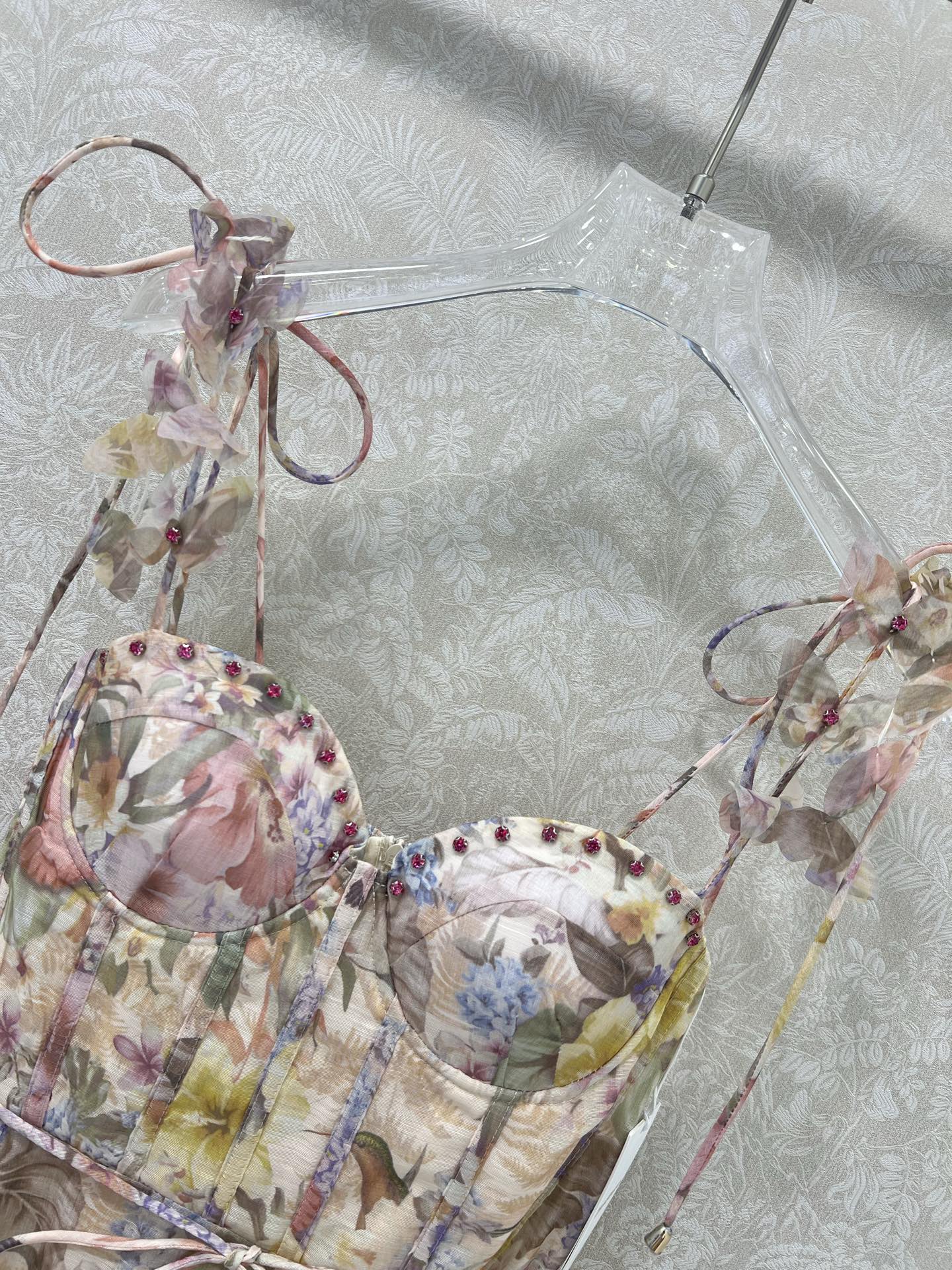 Z 25 New Flower Cluster Printed Halter Dresses