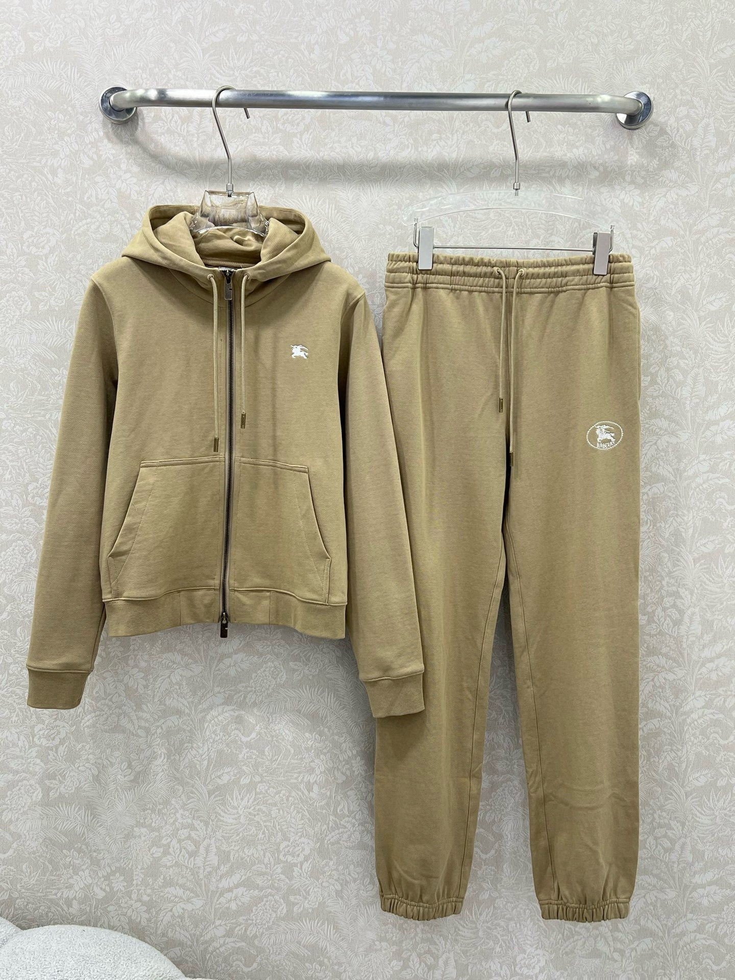 BU 25 Hooded drawstring zipper jacket and pants set