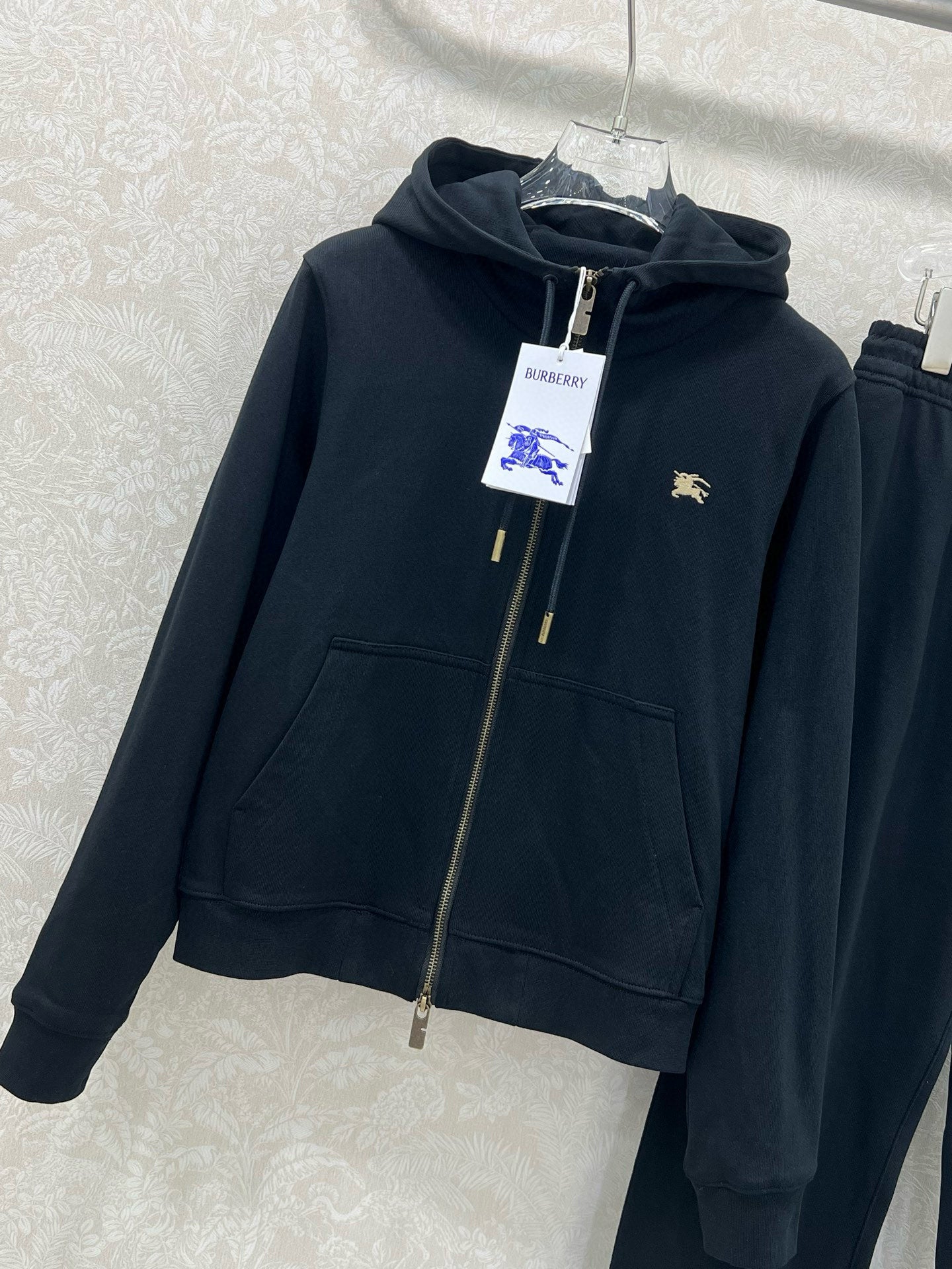 BU 25 Hooded drawstring zipper jacket and pants set