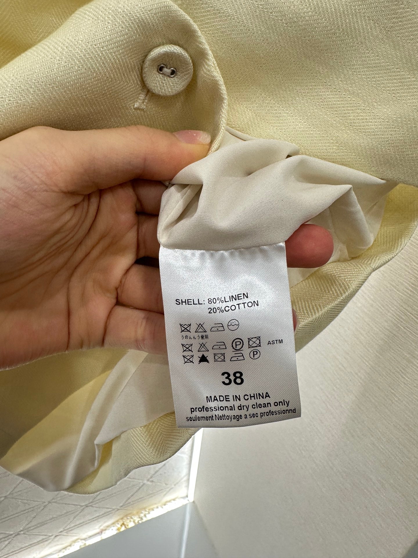 D 25 Silk scarf vest wide-legged pants set