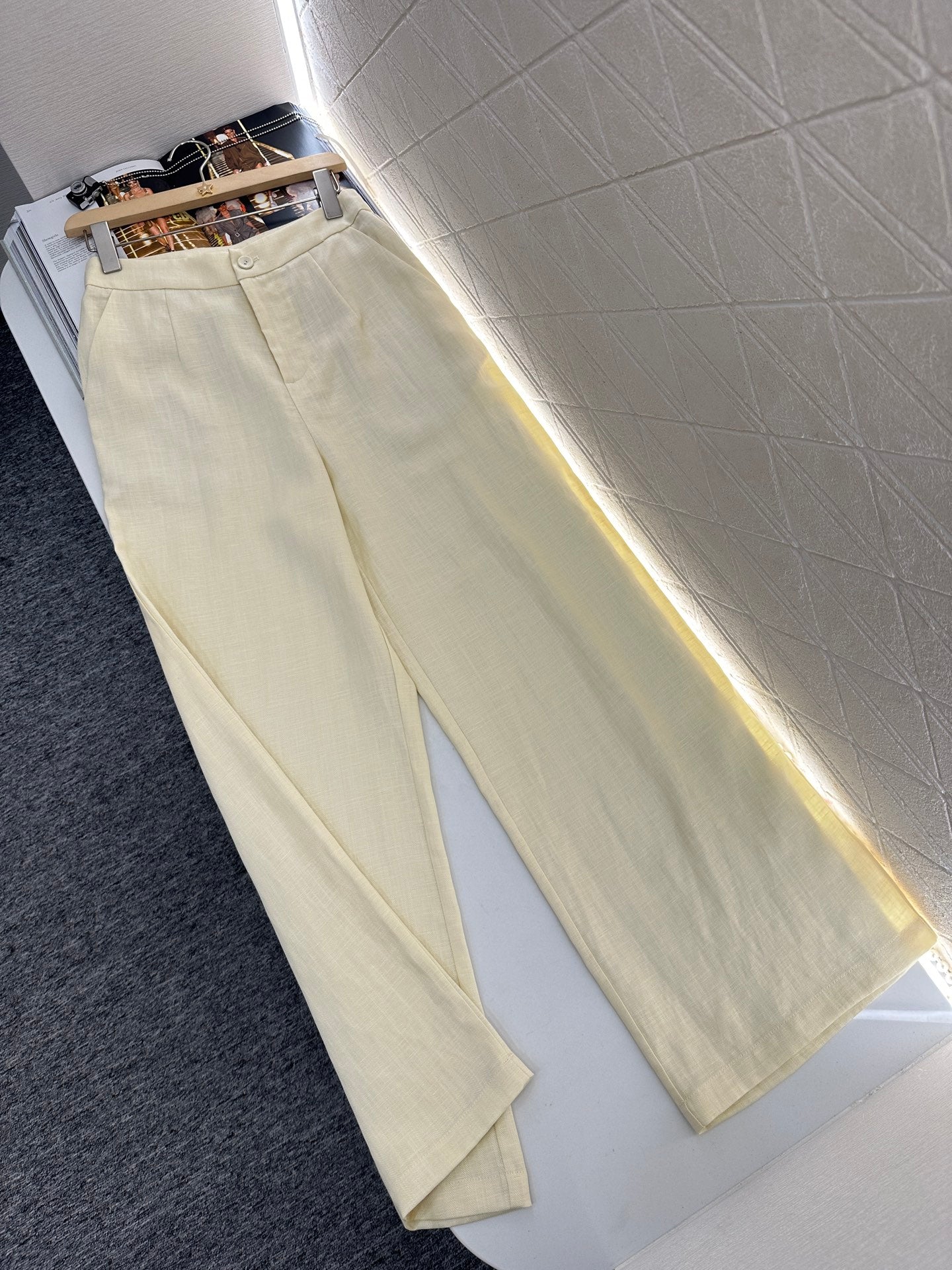 D 25 Silk scarf vest wide-legged pants set