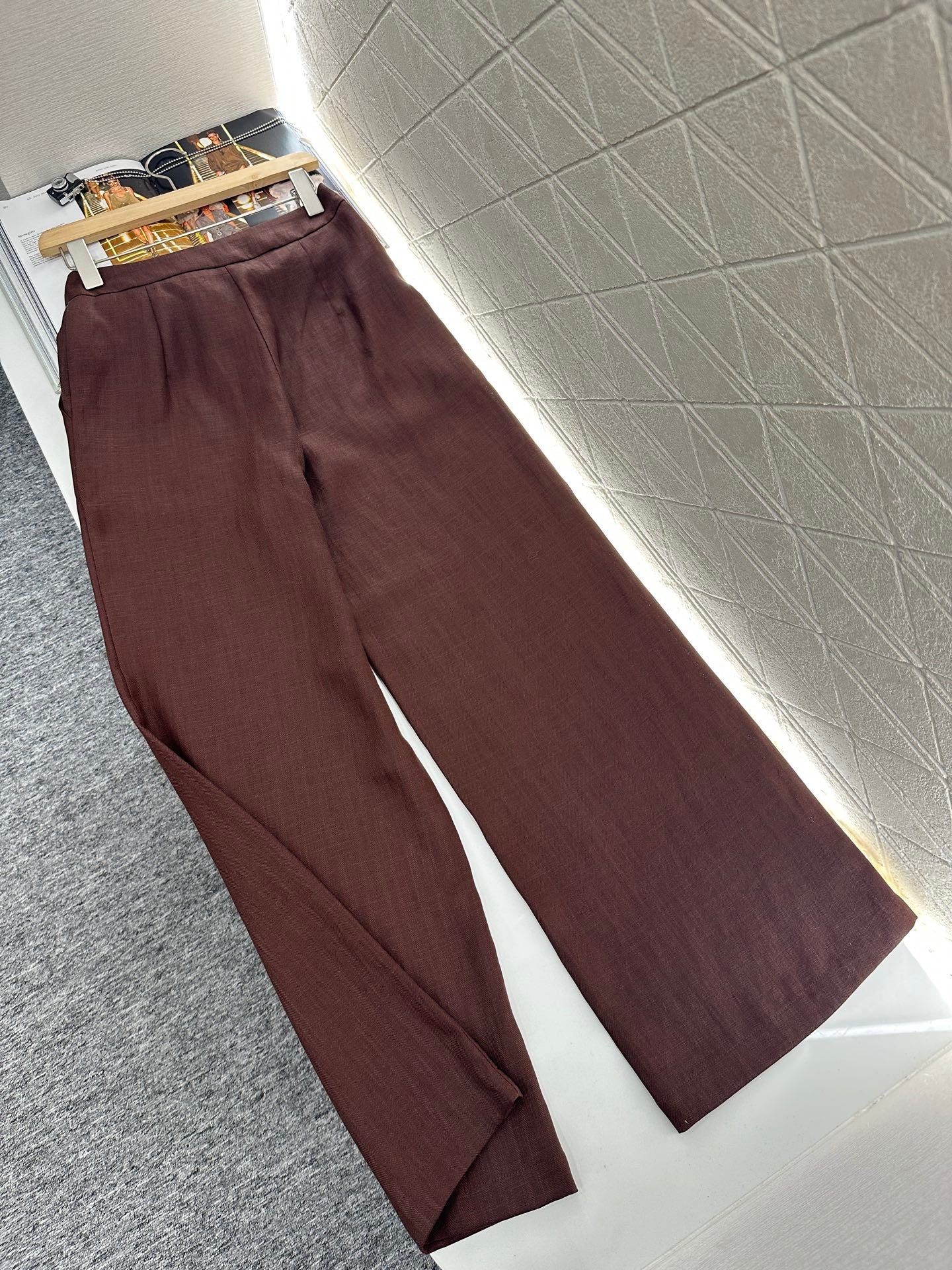 D 25 Silk scarf vest wide-legged pants set