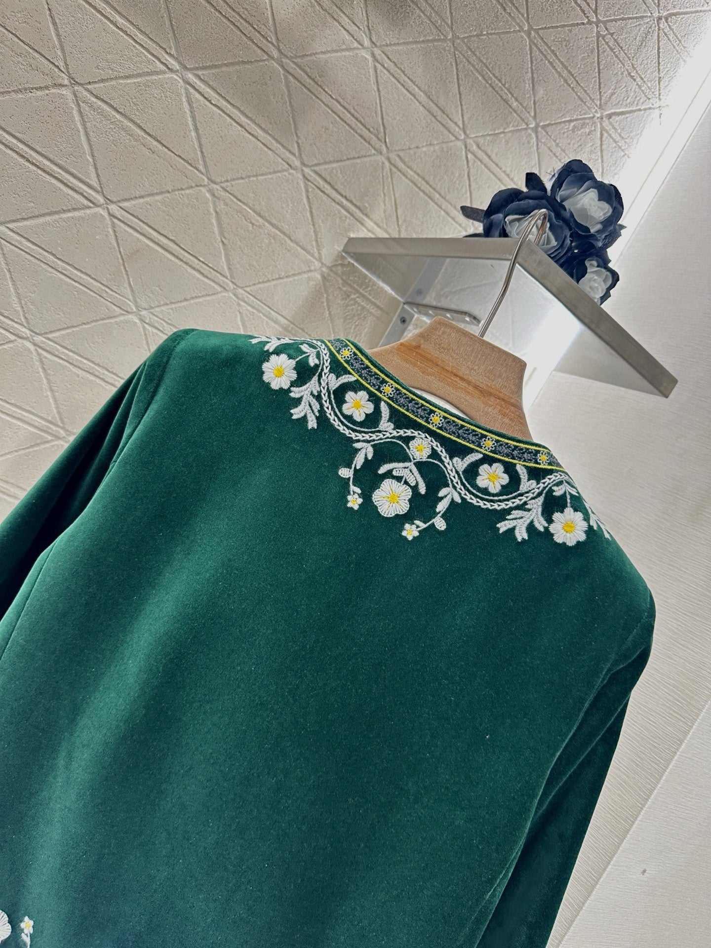 CE 2025 Velvet Embroidery Crew Neck Jacket