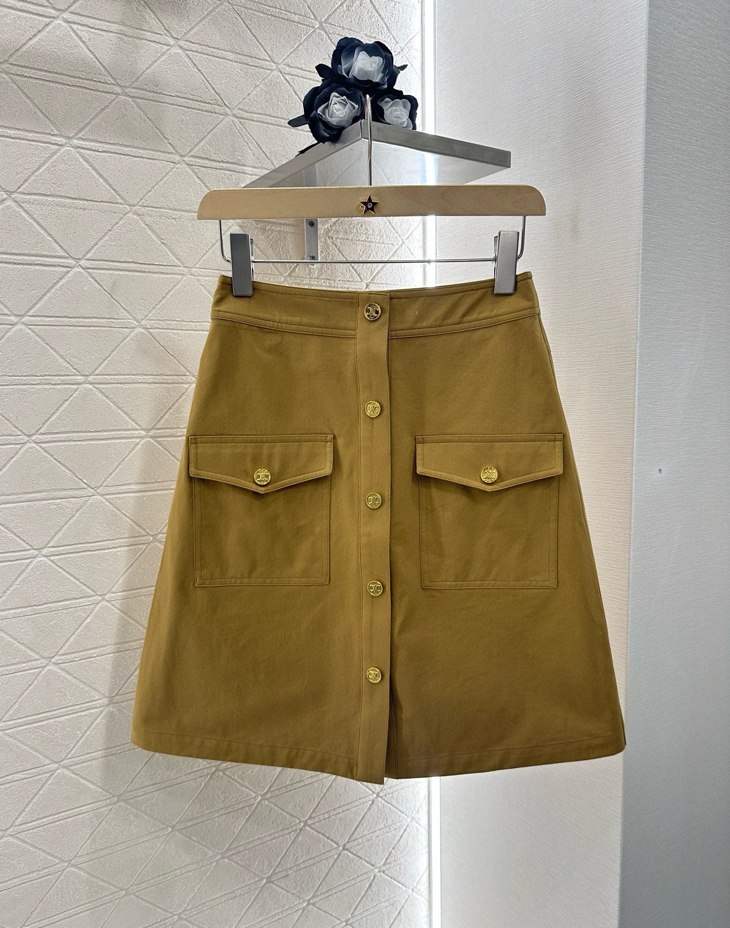 CE 2025 Vintage Lapel Jacket and Half Skirt Suit