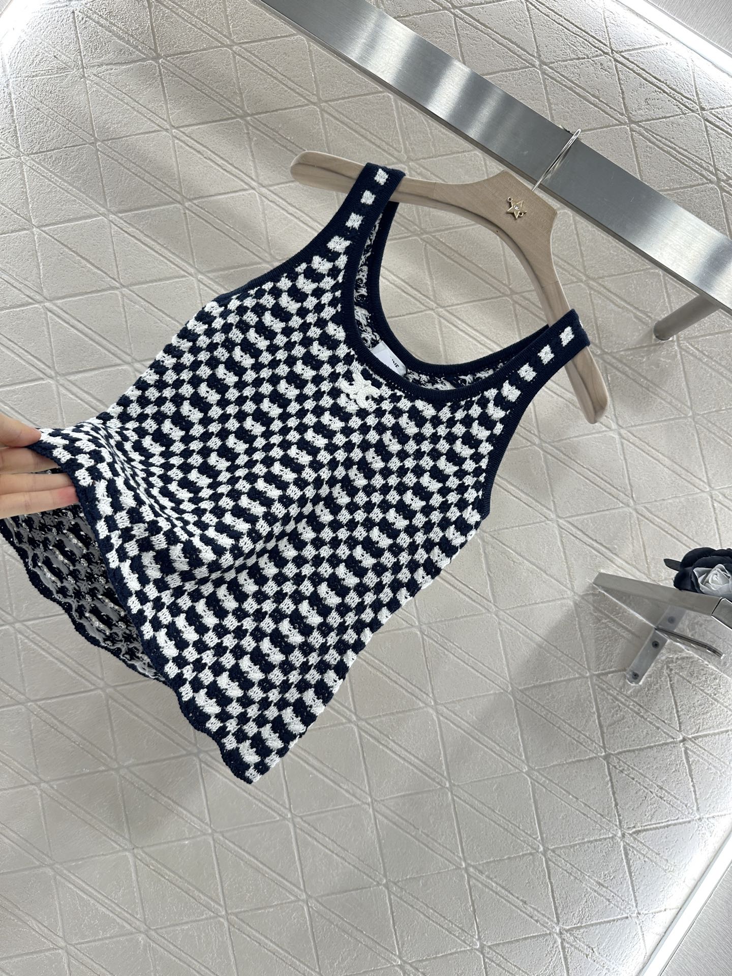 CE 25 Black and white plaid slim fit knitted vest