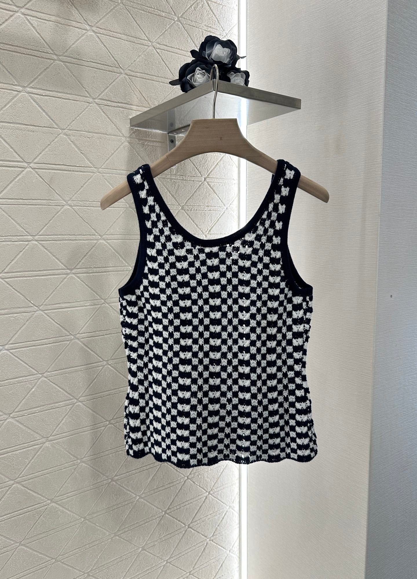CE 25 Black and white plaid slim fit knitted vest