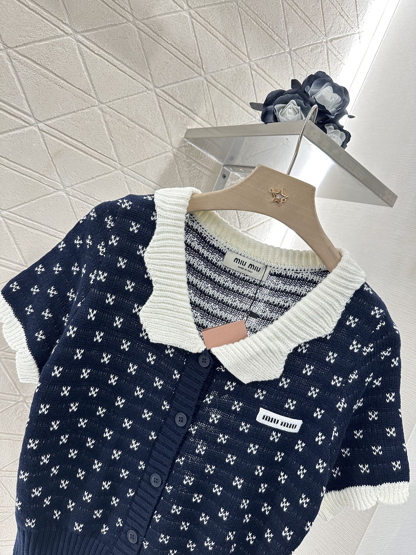 M 25 Contrast color knitted short-sleeved cardigan