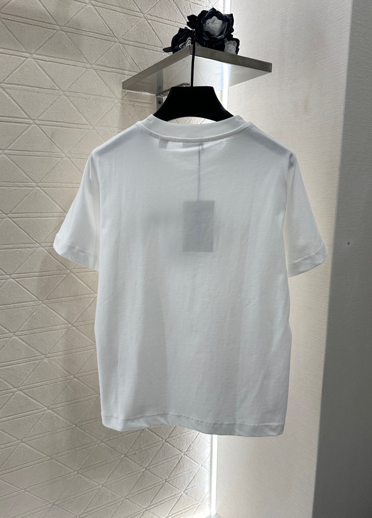 BU 25 Round-neck embroidered warhorse 𝑇𝑒𝑒