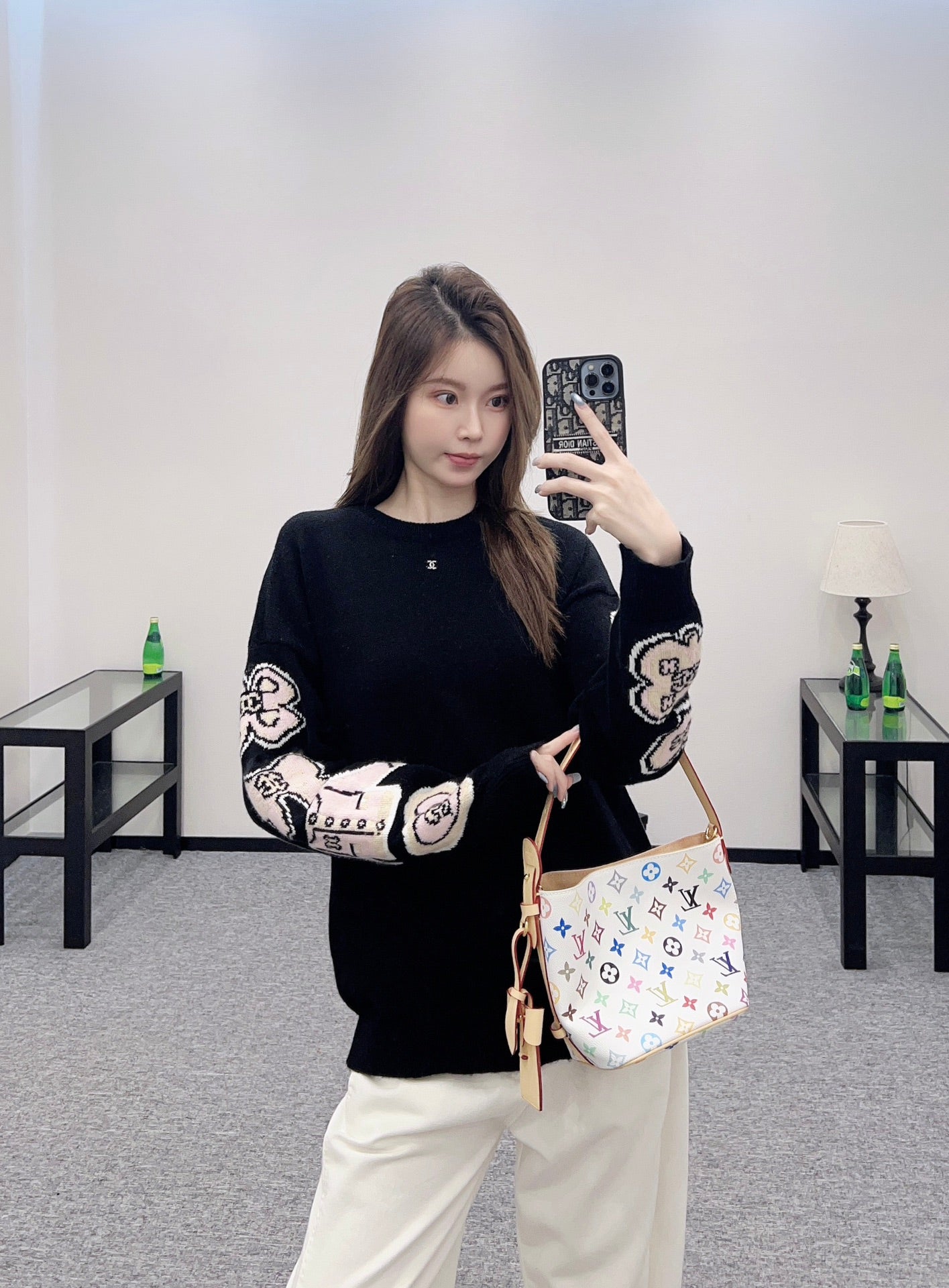 C 25 Comic-patterned crocheted letter knit sweater