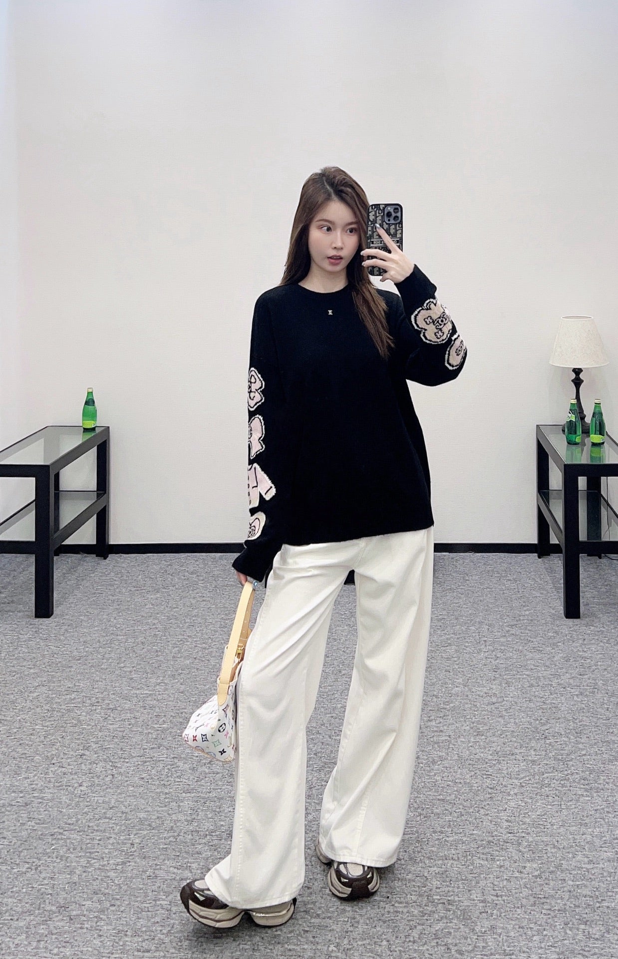 C 25 Comic-patterned crocheted letter knit sweater