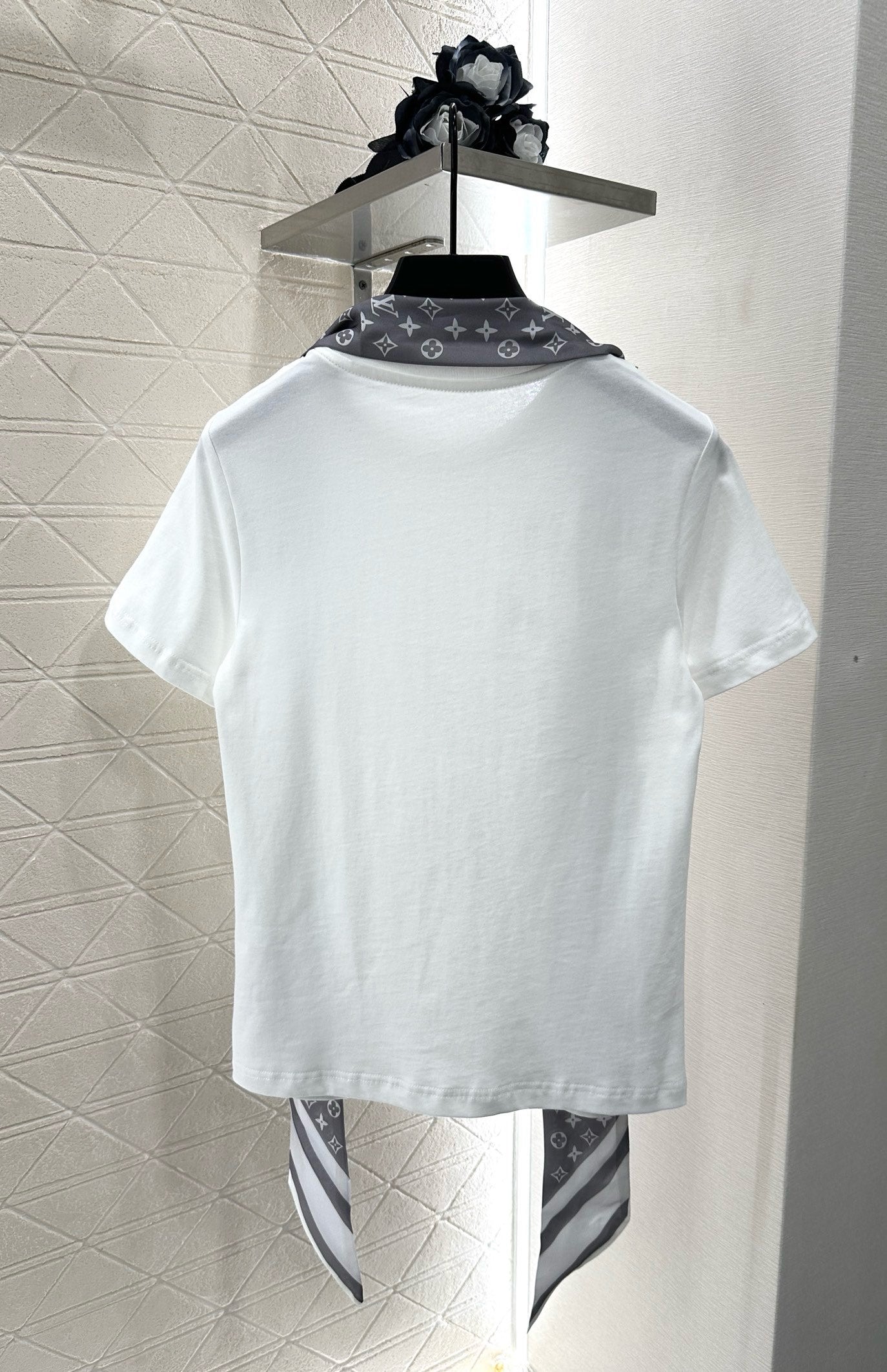 L 25 Round neck silk scarf chainššš