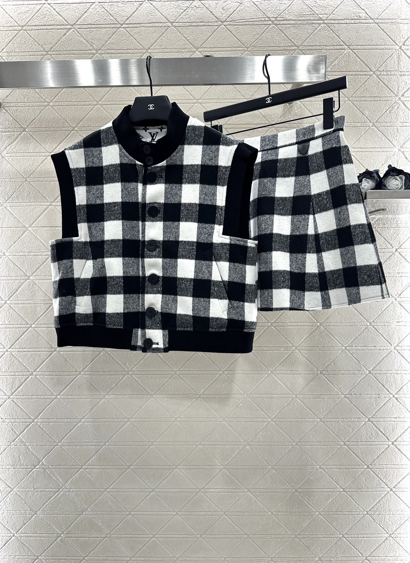 L 25 Checkered Brushed Vest and Skirt Set