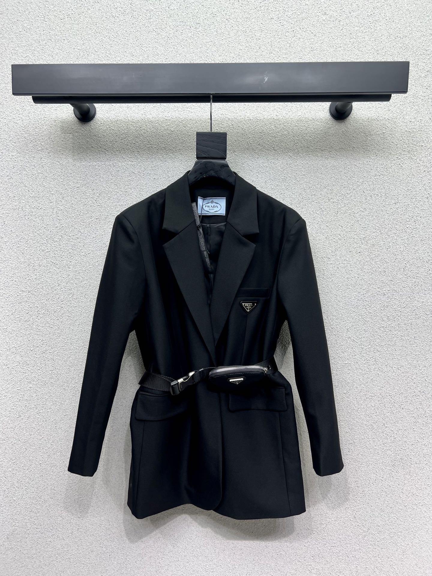 P 25 Classic suit jacket with waist bag