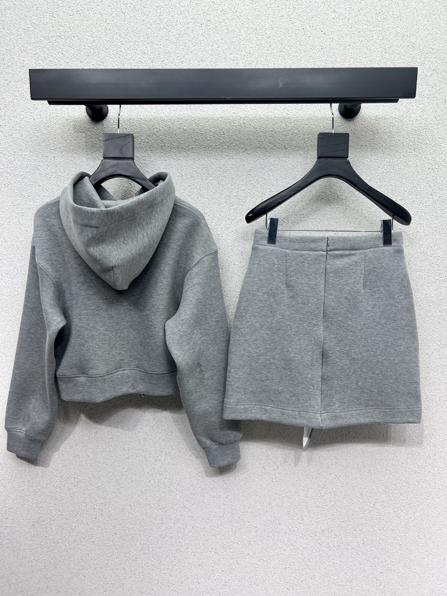L 25 Hooded silk scarf sweatshirt skirt set