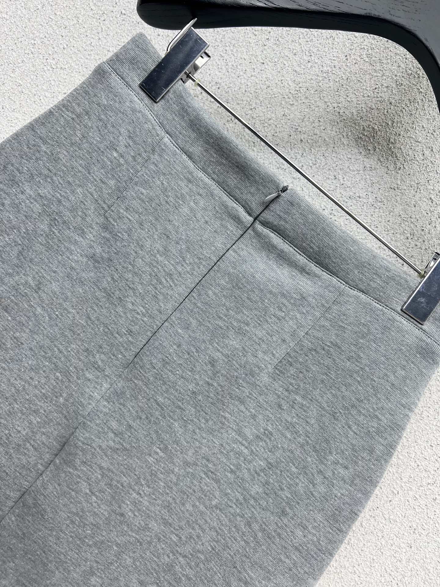 L 25 Hooded silk scarf sweatshirt skirt set
