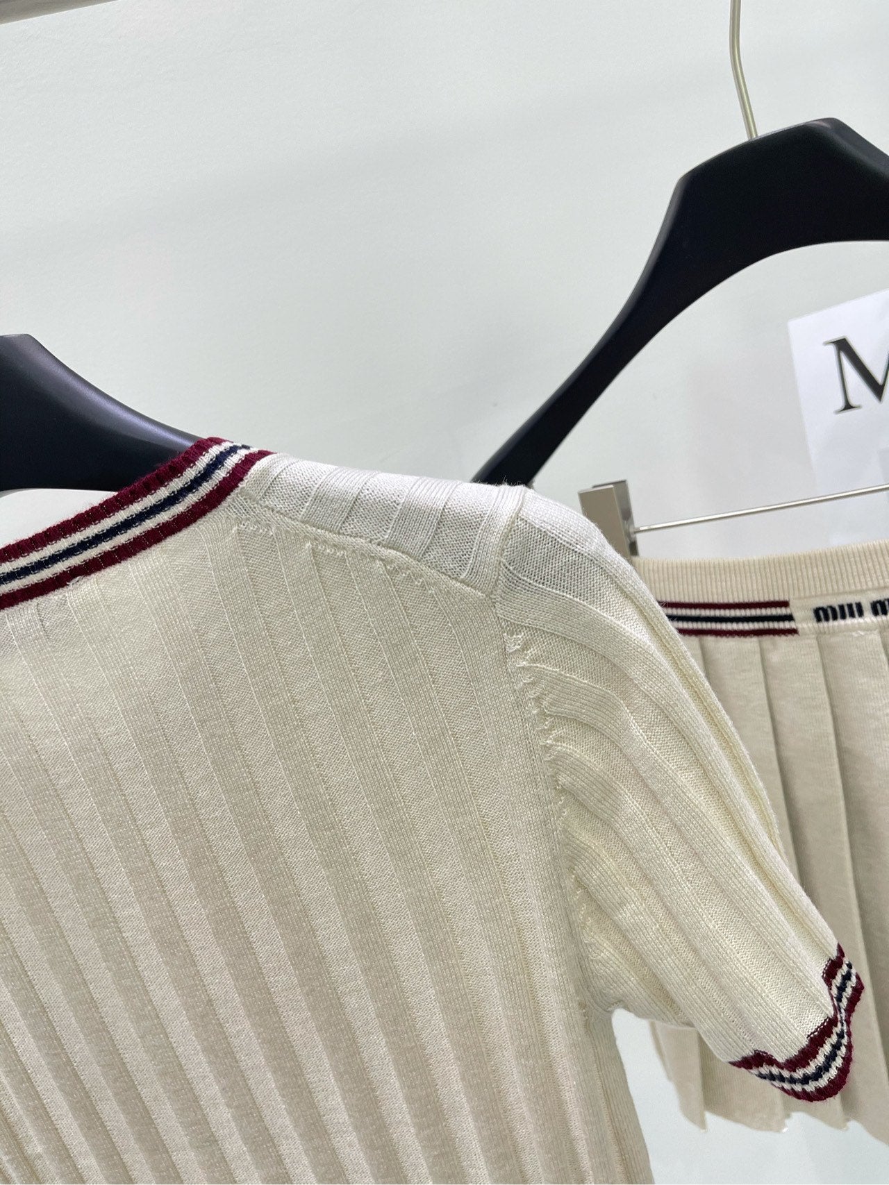 M 25Ss apricot red edge round neck knit short sleeve