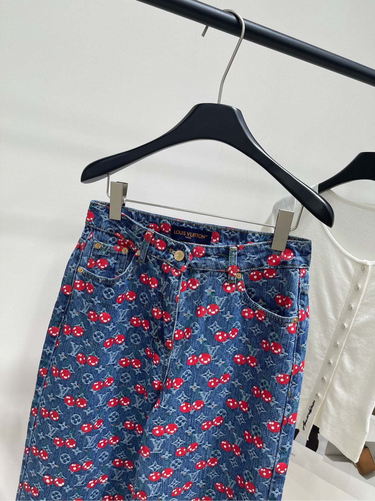 L 25 Dark blue old flower cherry denim pants