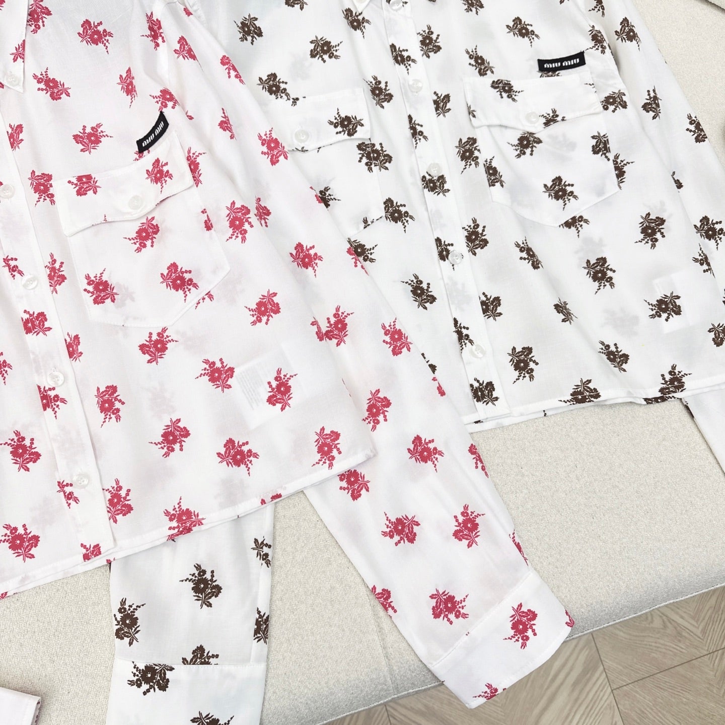 Chemise courte à petites fleurs rouges style pastoral pour les vacances, début d'automne, M 25Ss