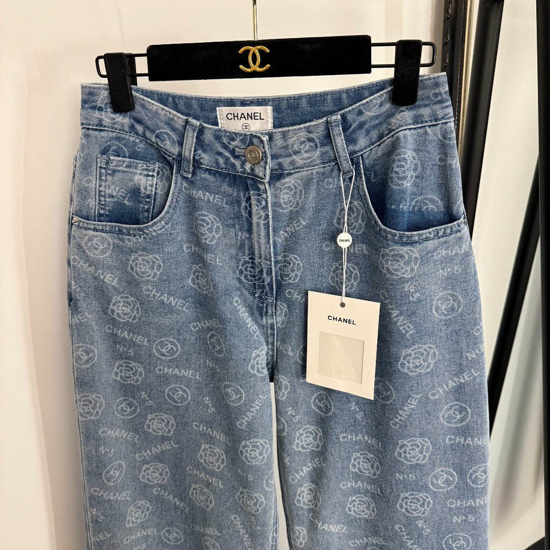 C 25 Camellia logo letter print high waisted straight leg denim pants