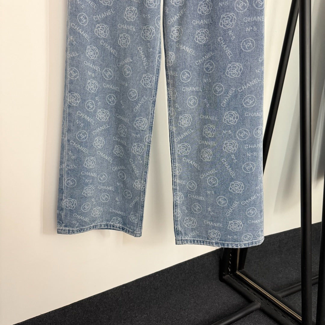 C 25 Camellia logo letter print high waisted straight leg denim pants