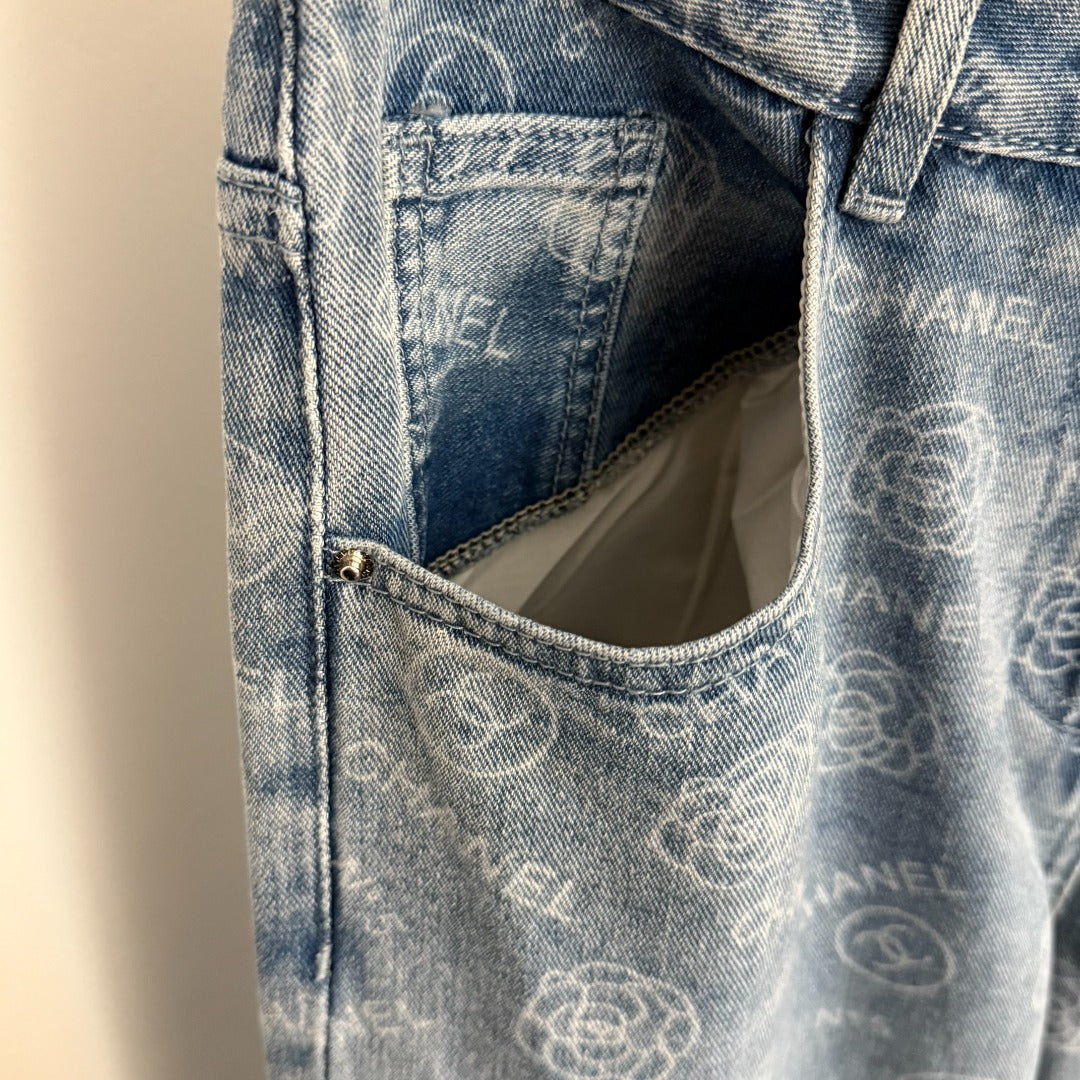 C 25 Camellia logo letter print high waisted straight leg denim pants