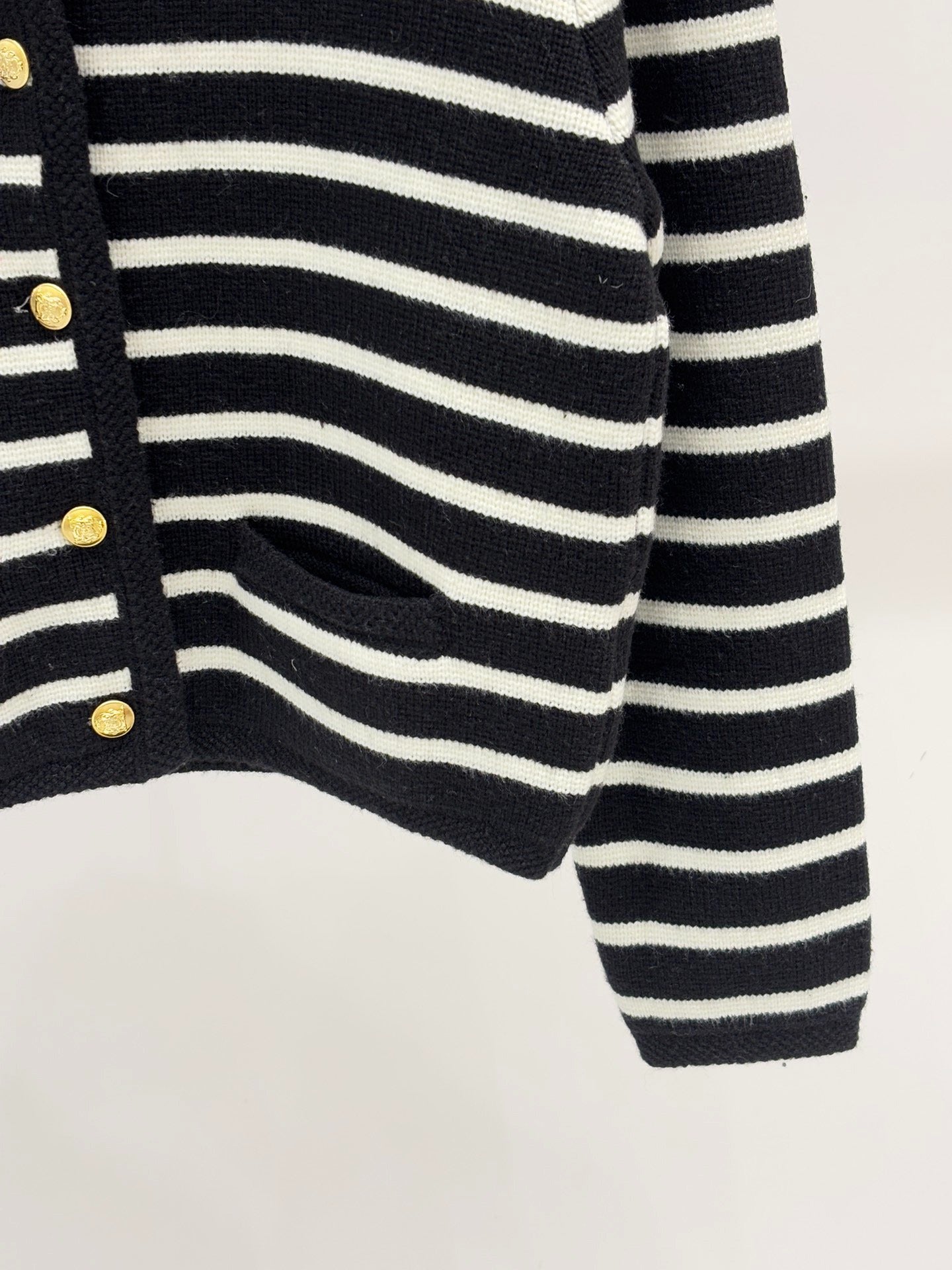 CE 25 Early Spring New Metal Button Striped Casual Knit Card