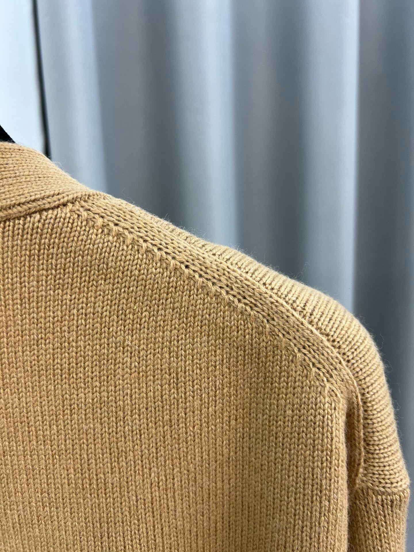 m 24 Spring/Summer New Single Breasted Knit Cardigan with Logo Printing