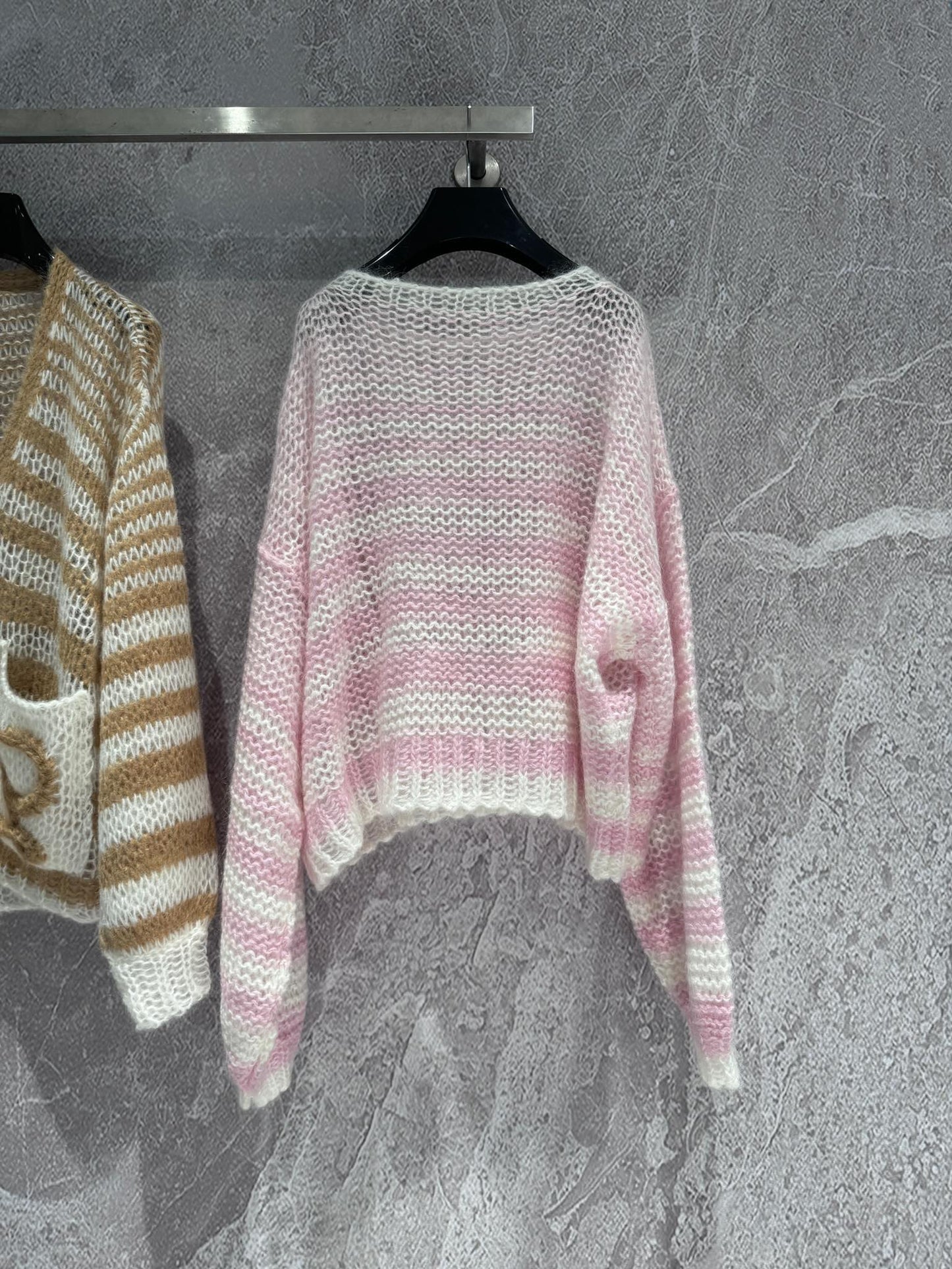 LO 25 Pink mohair sweater