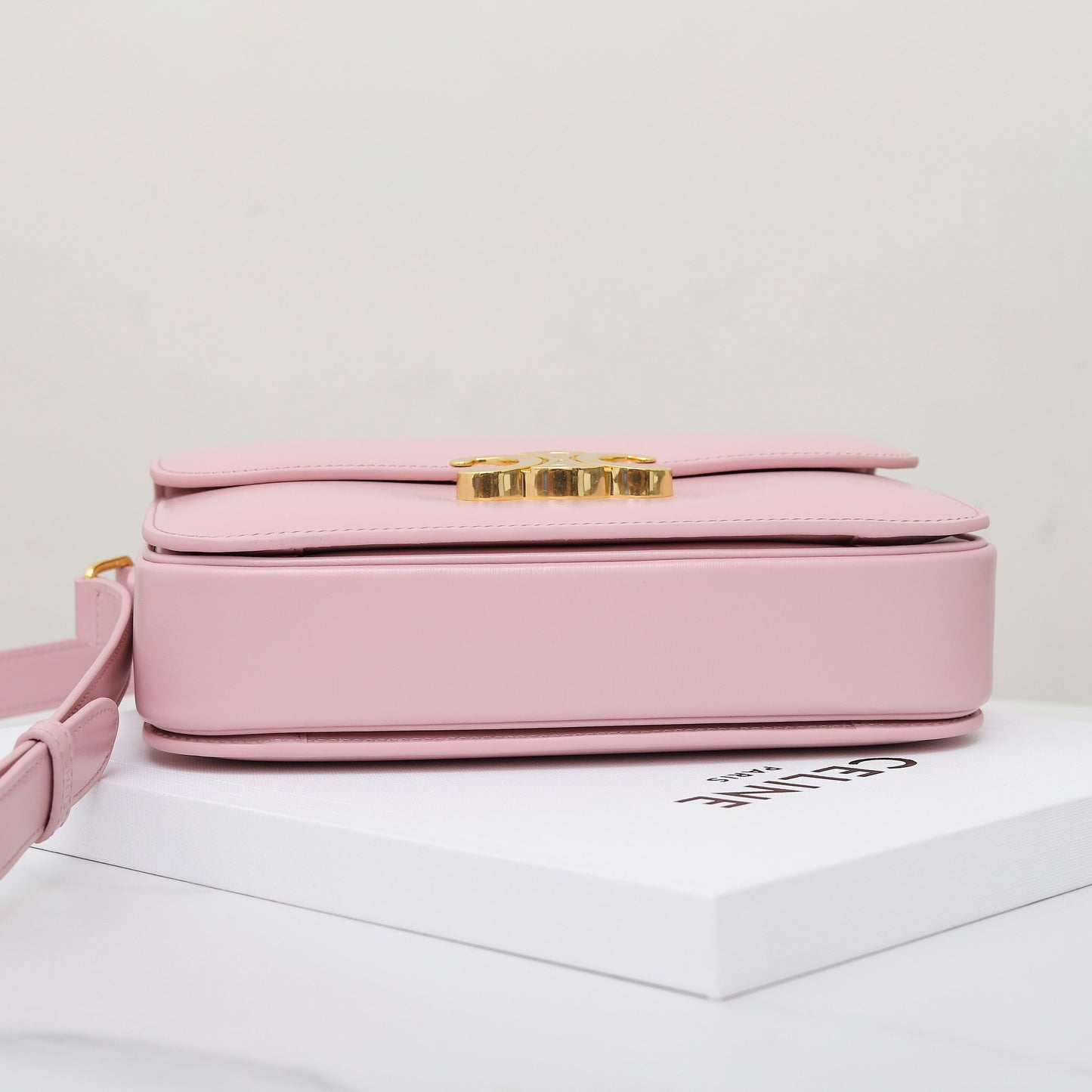 CE 25 Cowhide gold buckle pink shoulder bag