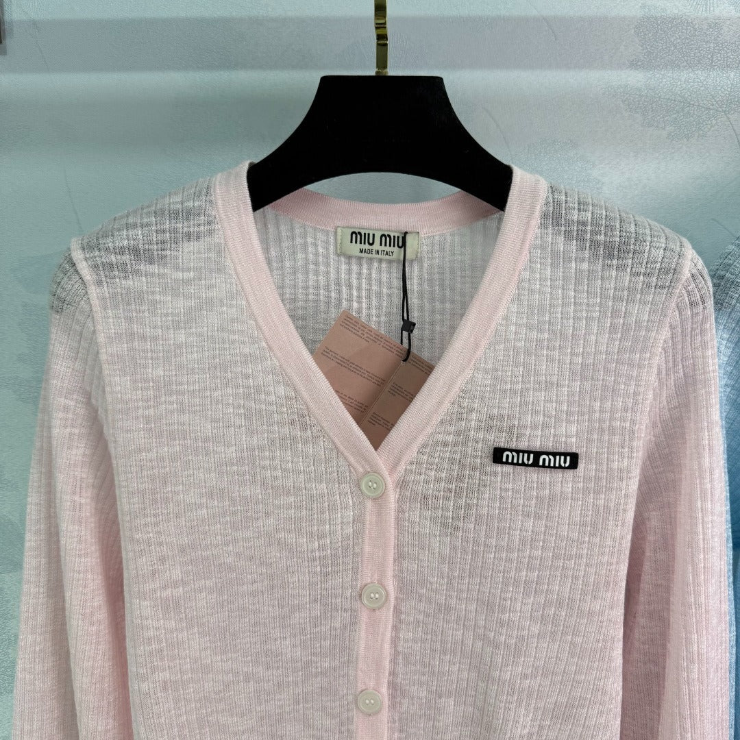 M 25 Short Thin Small Cardigan Long Sleeve