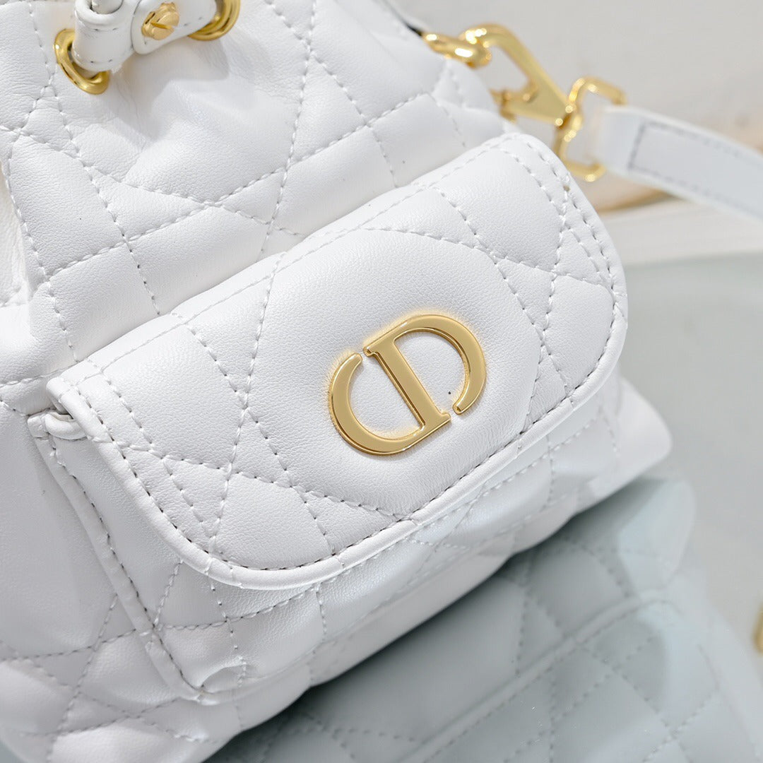 D 25 caro Bucket bag