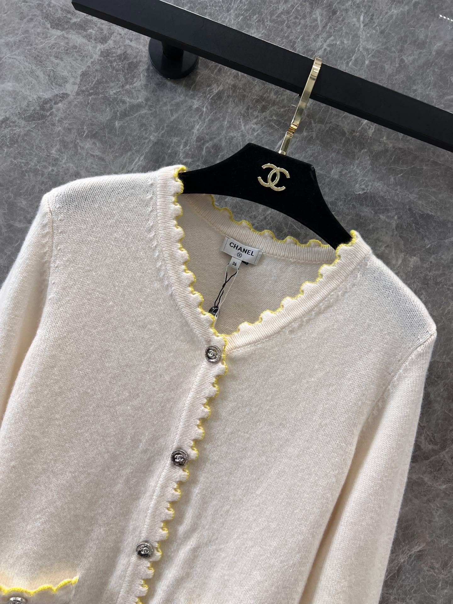 C 25 Split Sleeve Wavy Lace Short Knit Cardigan