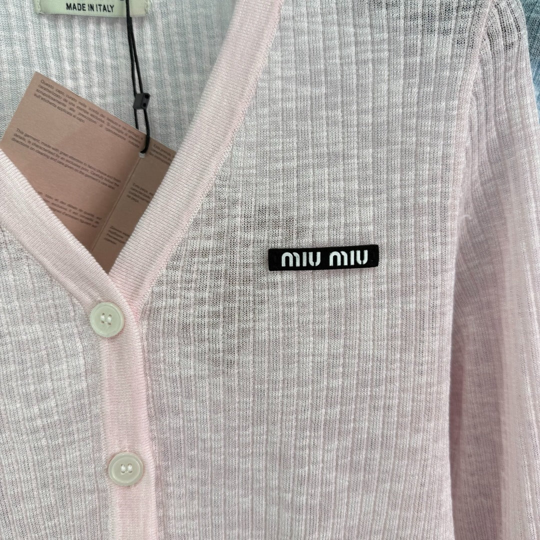 M 25 Short Thin Small Cardigan Long Sleeve