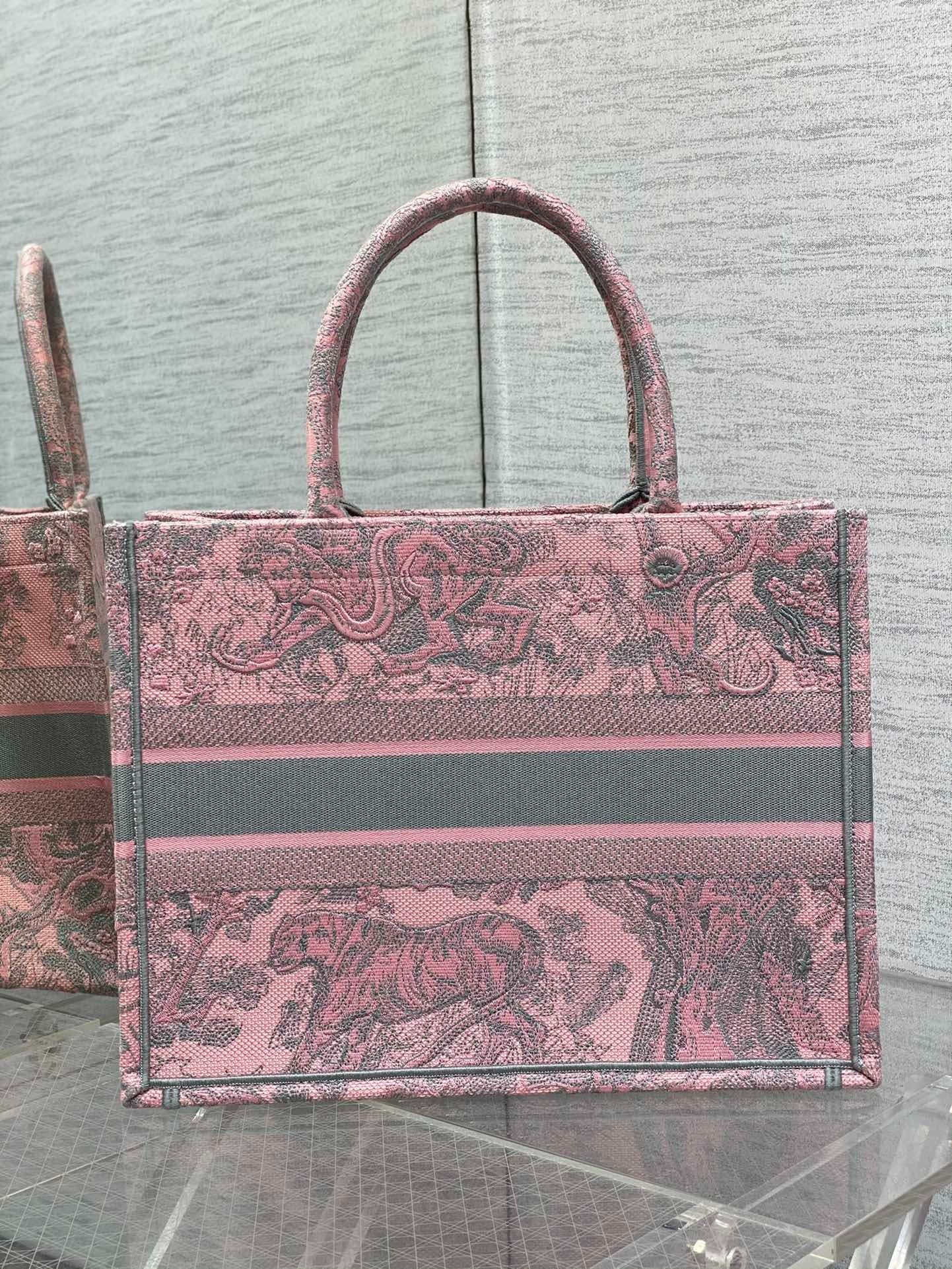 D 25 Tote Jungle Animal Embroidery Ruyi Gray Pink Bag