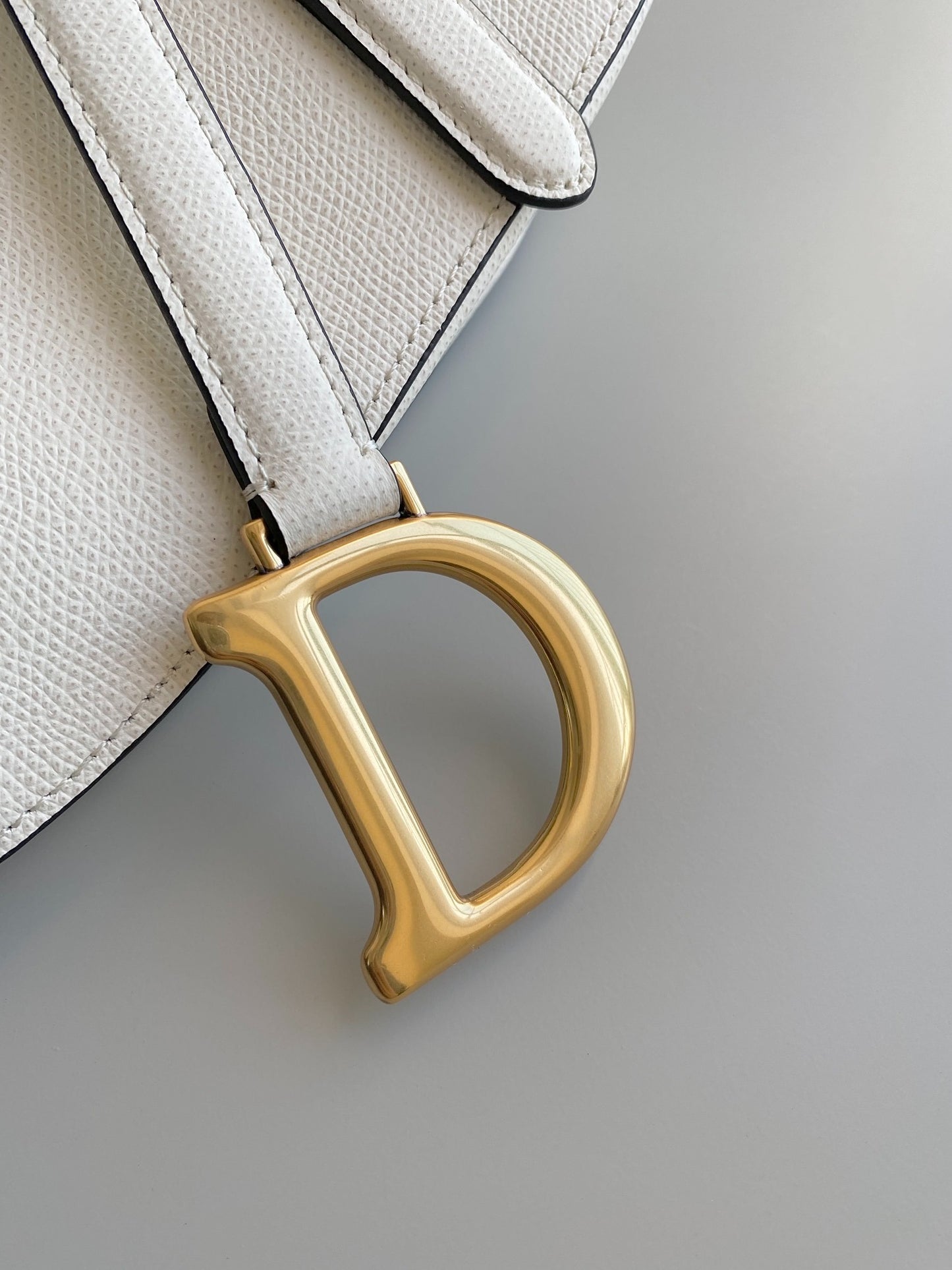 D 25 Palm print white large 𝗦𝗮𝗱𝗱𝗹𝗲 Classic saddle bag (with shoulder strap)