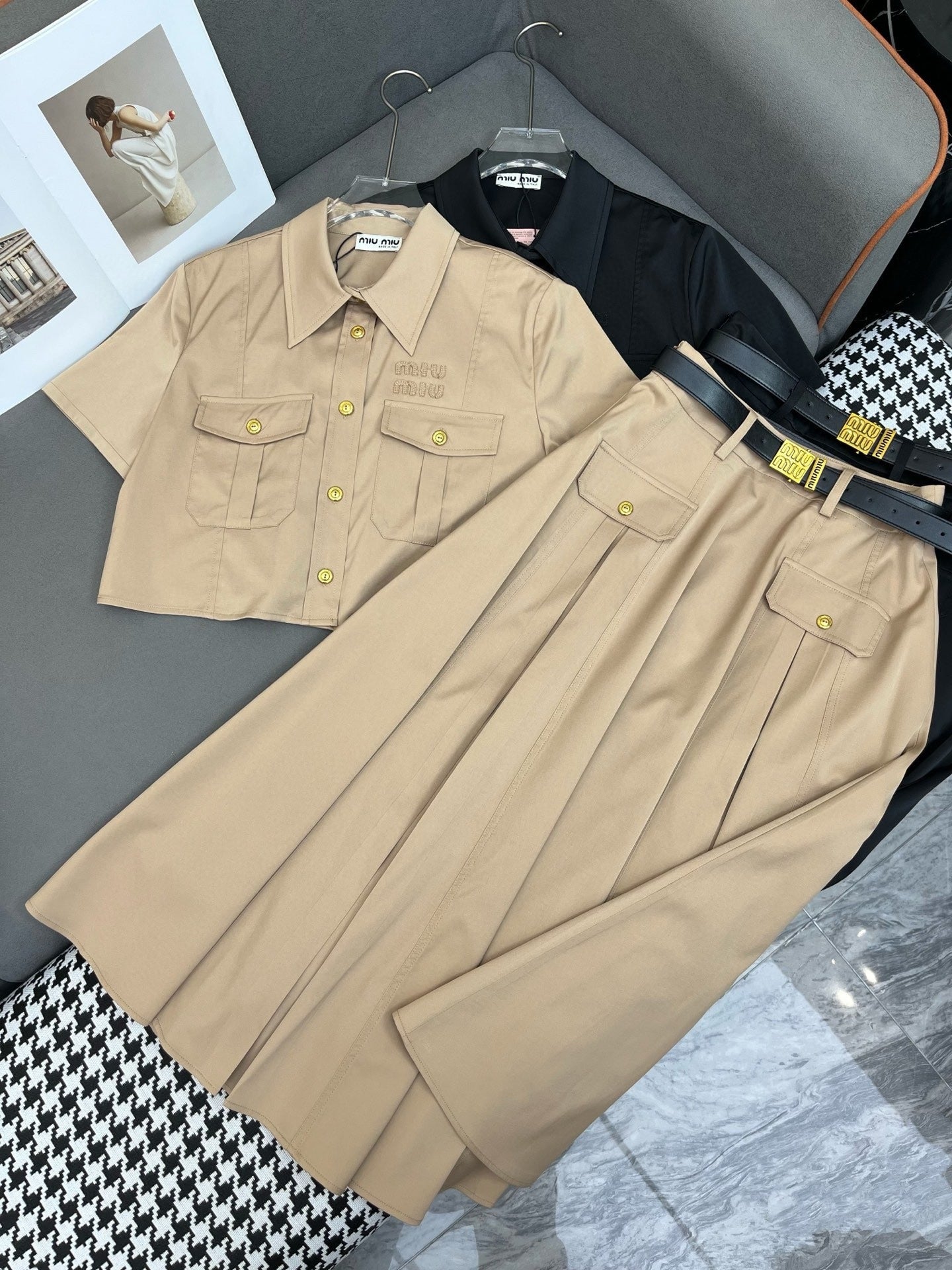 M 25 New Work Style Short Top + Skirt with Belt Set