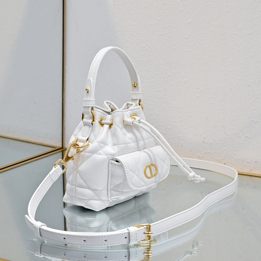 D 25 caro Bucket bag