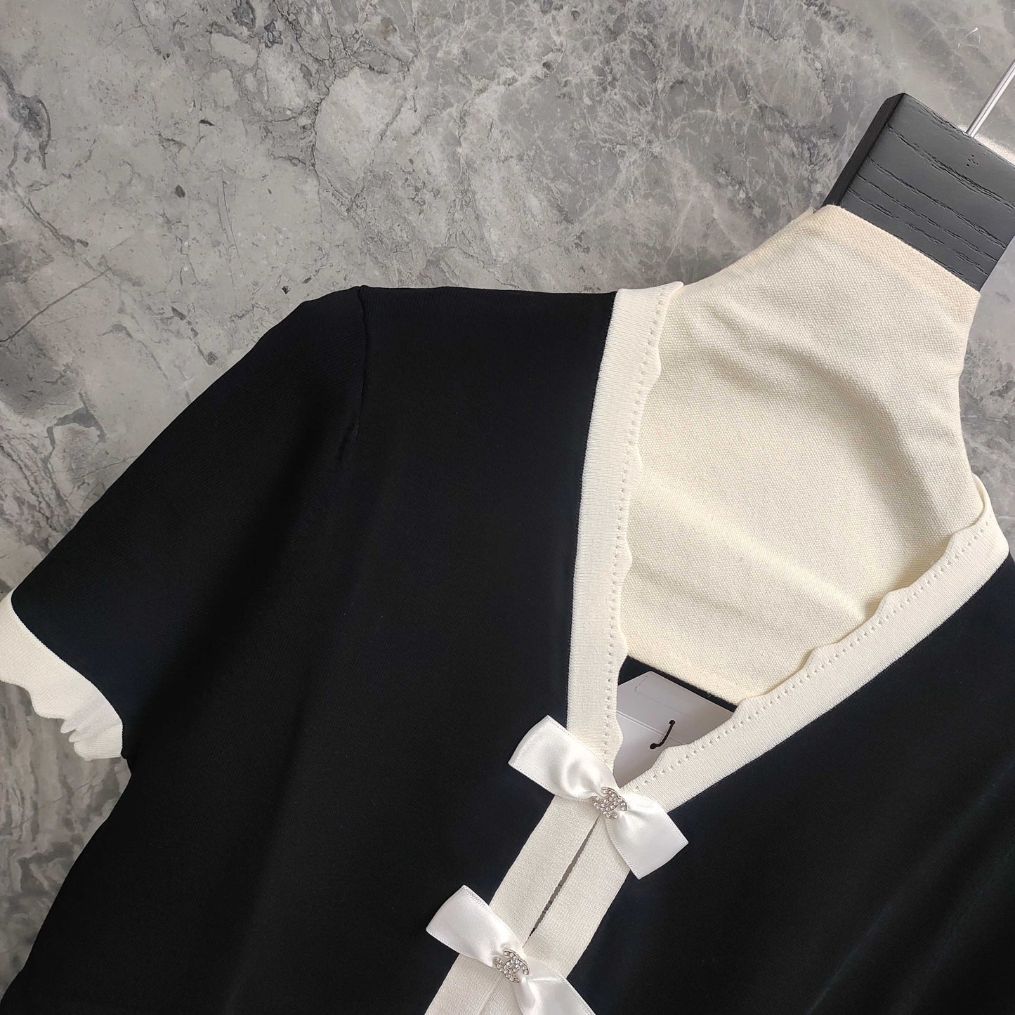 C 25 Black and White Color Clash Bow Knit Short Sleeve