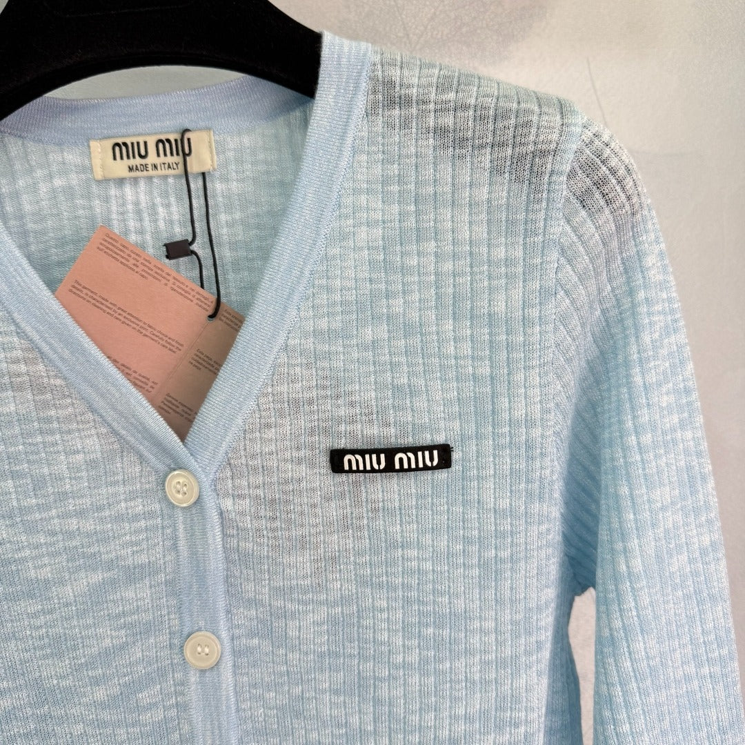 M 25 Short Thin Small Cardigan Long Sleeve