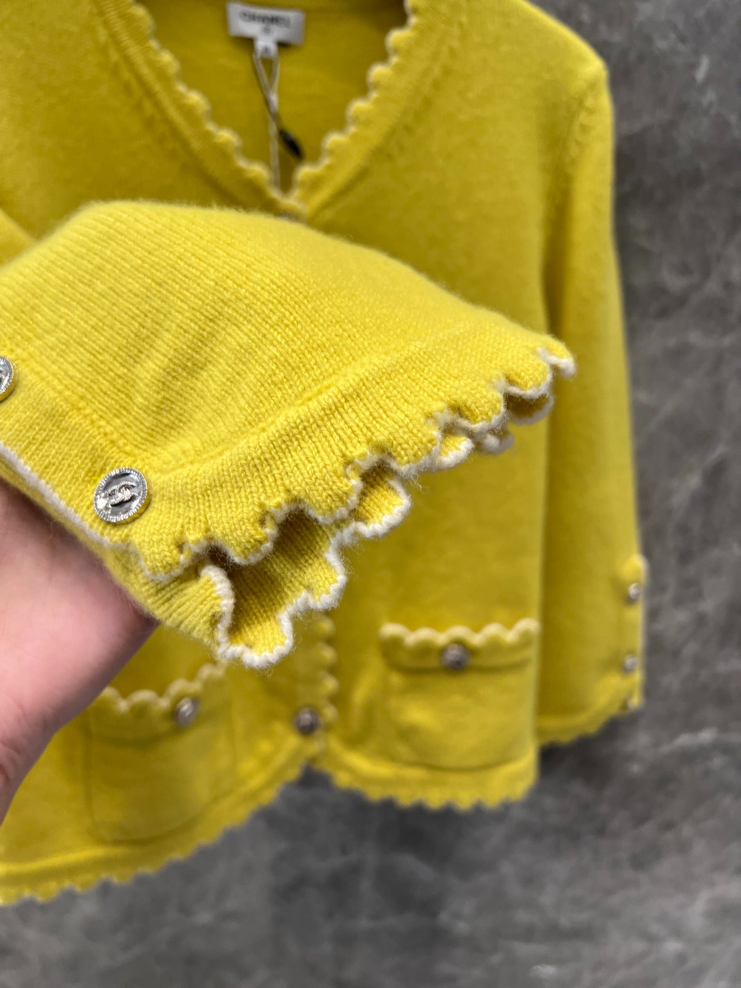 C 25 Split Sleeve Wavy Lace Short Knit Cardigan