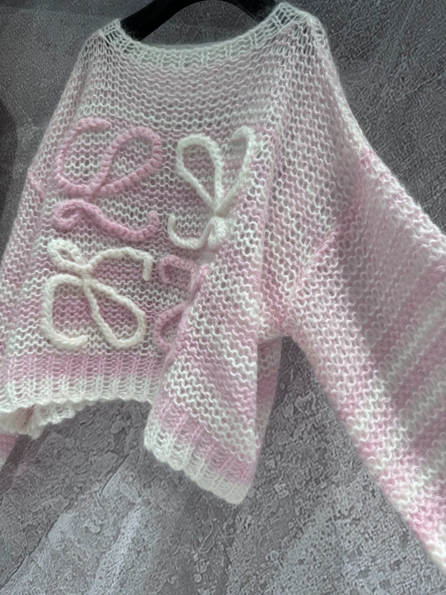 LO 25 Pink mohair sweater